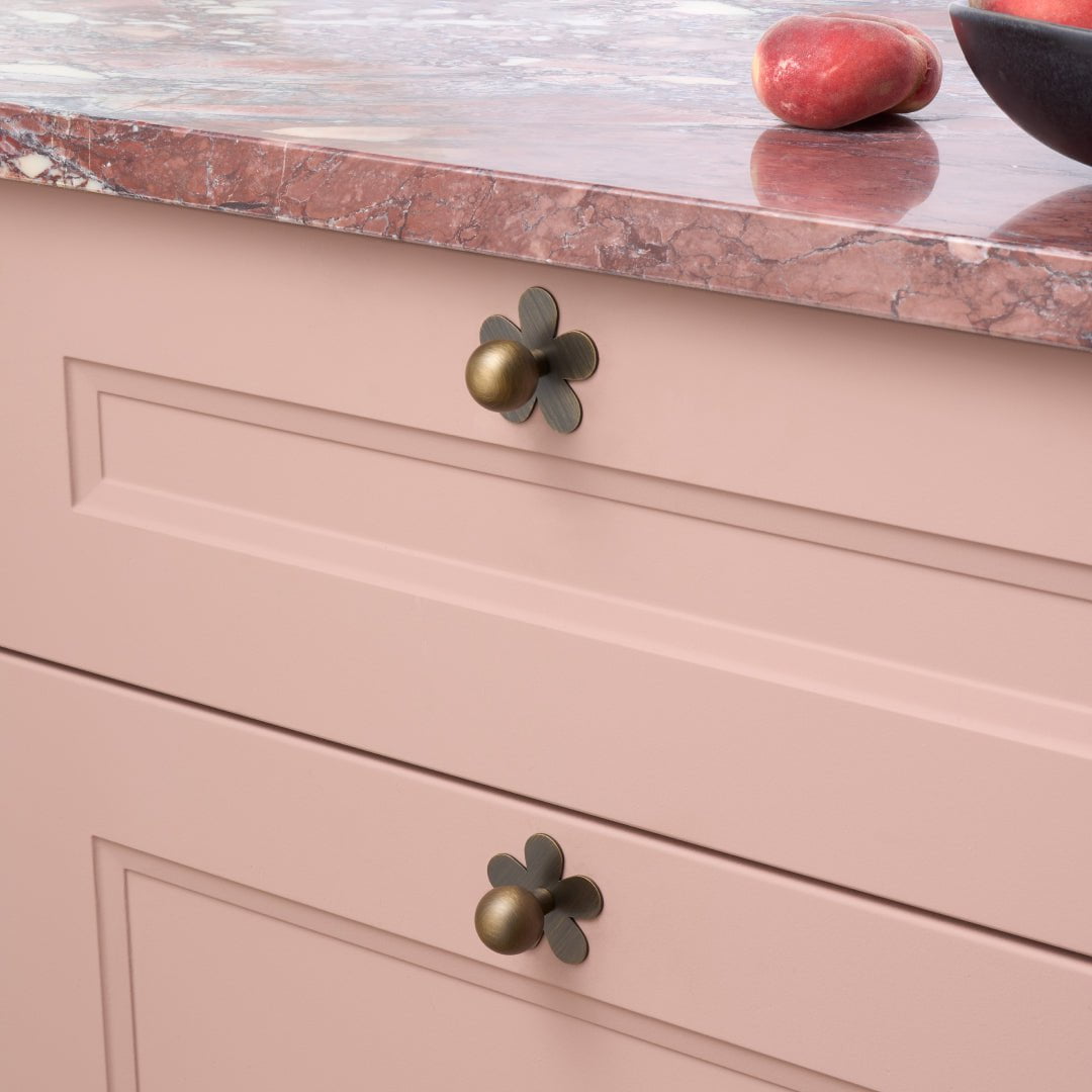 Plank Hardware Cabinetry ADA Flower Backplate - Antique Brass