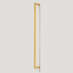 Plank Hardware Cabinetry BECKER Heavyweight 470mm D Bar Handle - Brass