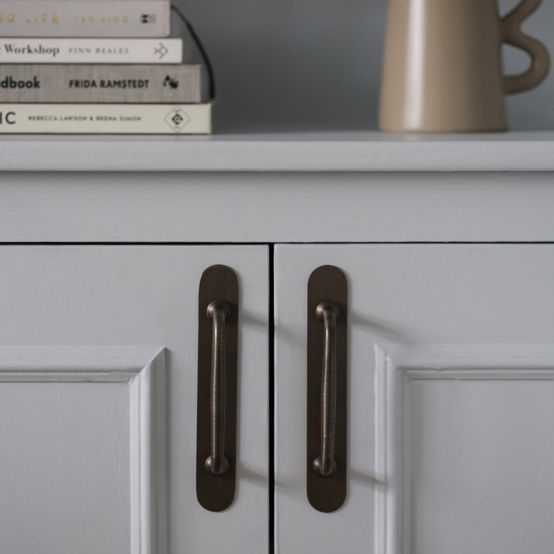 Plank Hardware Cabinetry COHEN Handle Backplate - Antique Brass