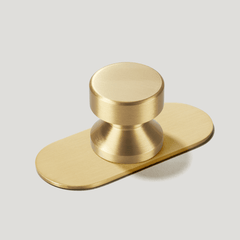 Plank Hardware Cabinetry Knob with Backplate FELIX Round Knob - Brass