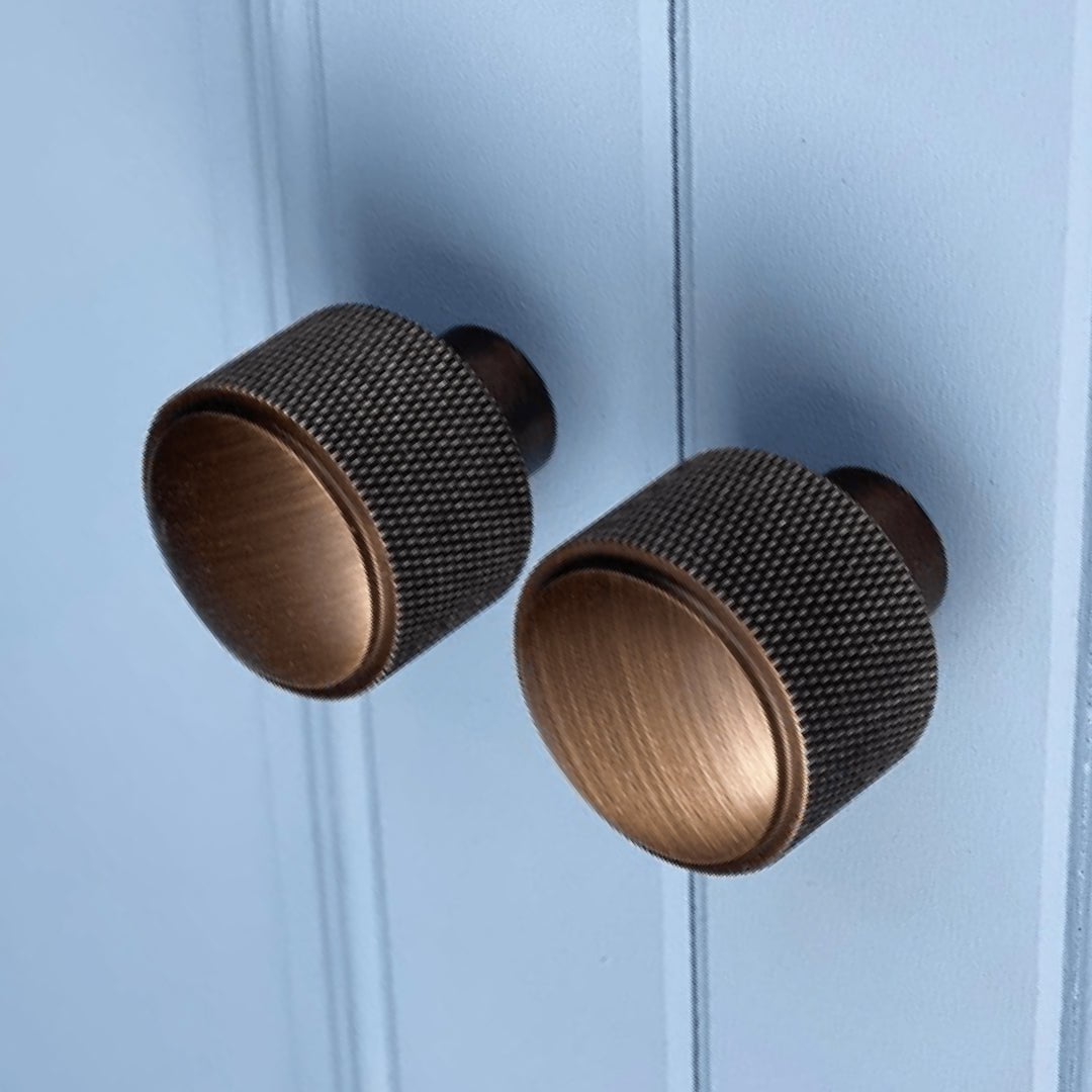 Plank Hardware Cabinetry HUMBOLDT Knurled Button Knob - Antique Brass
