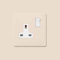 Plank Hardware Electric PARKER Paintable Single Plug Socket - White