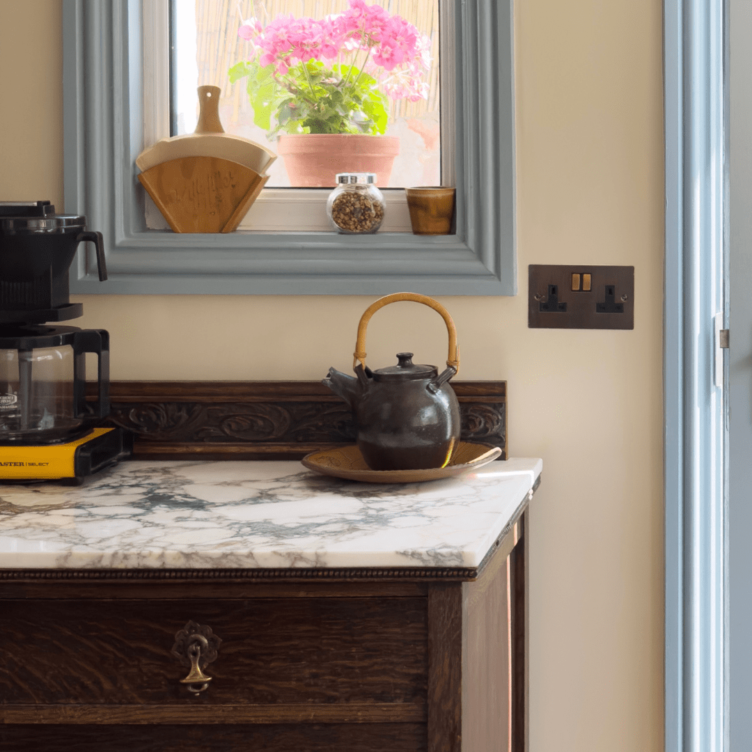 Plank Hardware Electric SYLVIE Double Plug Socket - Antique Brass (Black Insert)