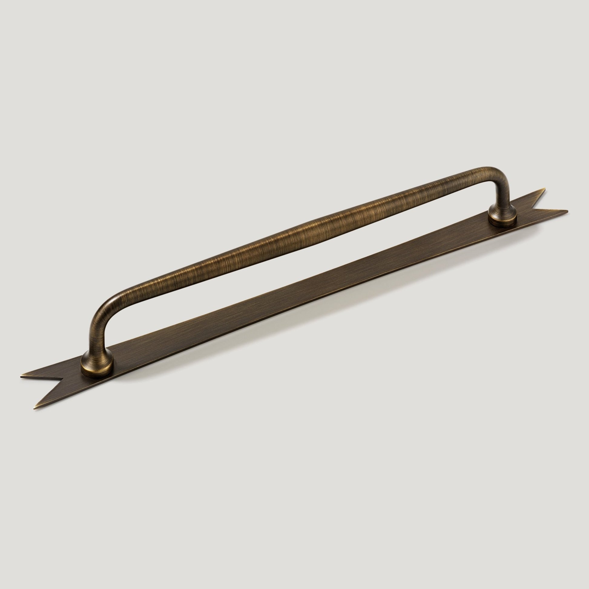 ELIZA Handle with Ribbon Backplate - Antique Brass - Plank Hardware