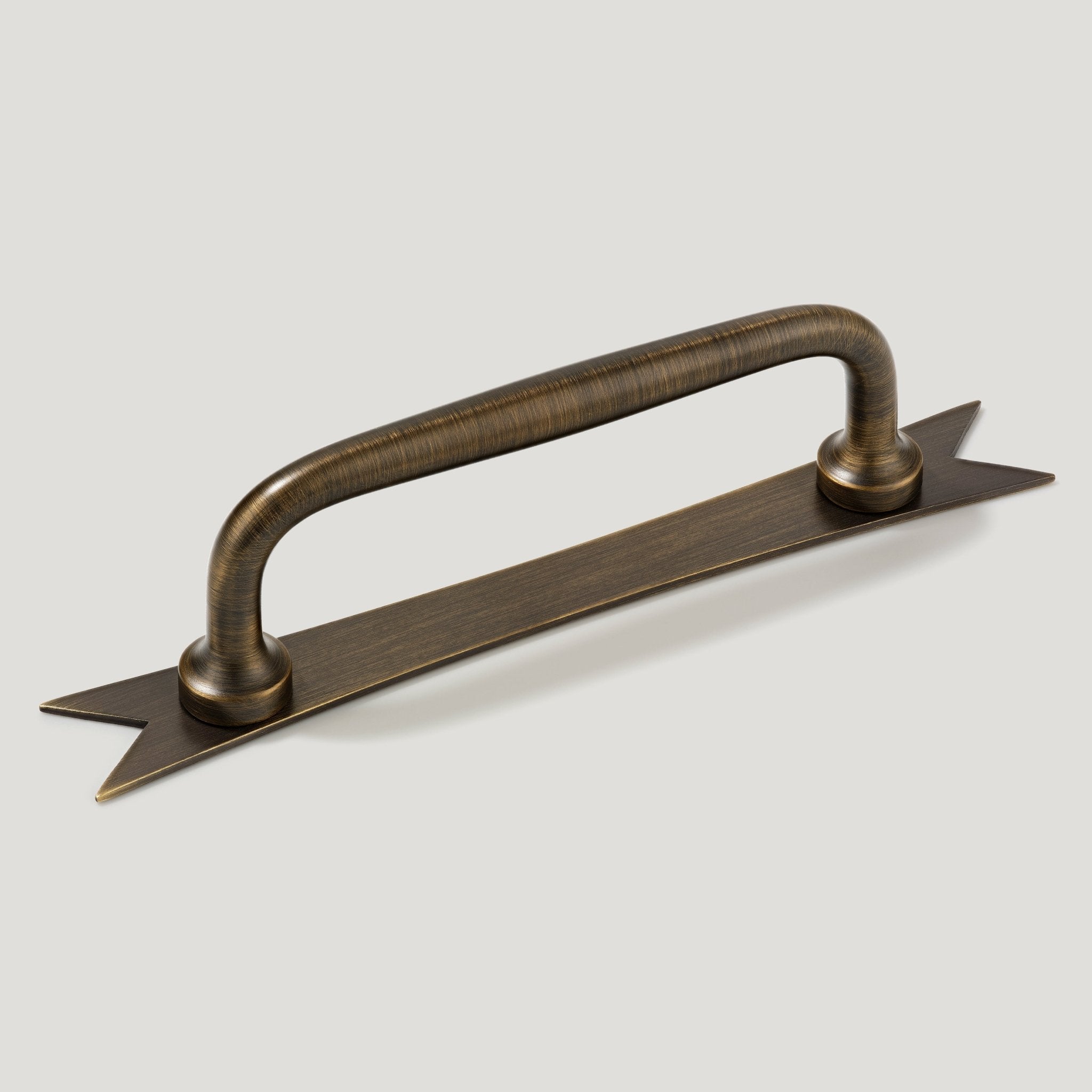 ELIZA Handle with Ribbon Backplate - Antique Brass - Plank Hardware