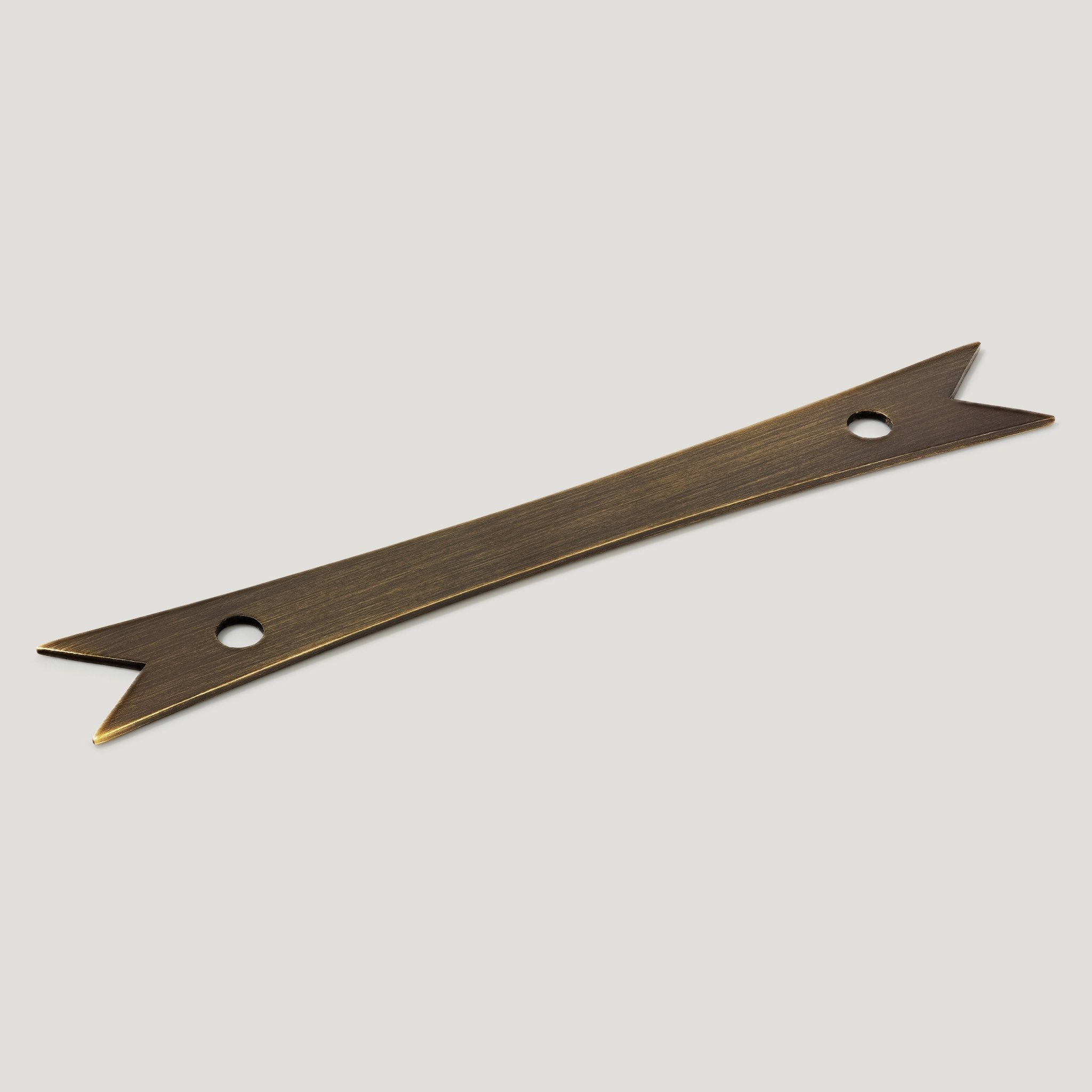 ELIZA Handle with Ribbon Backplate - Antique Brass - Plank Hardware