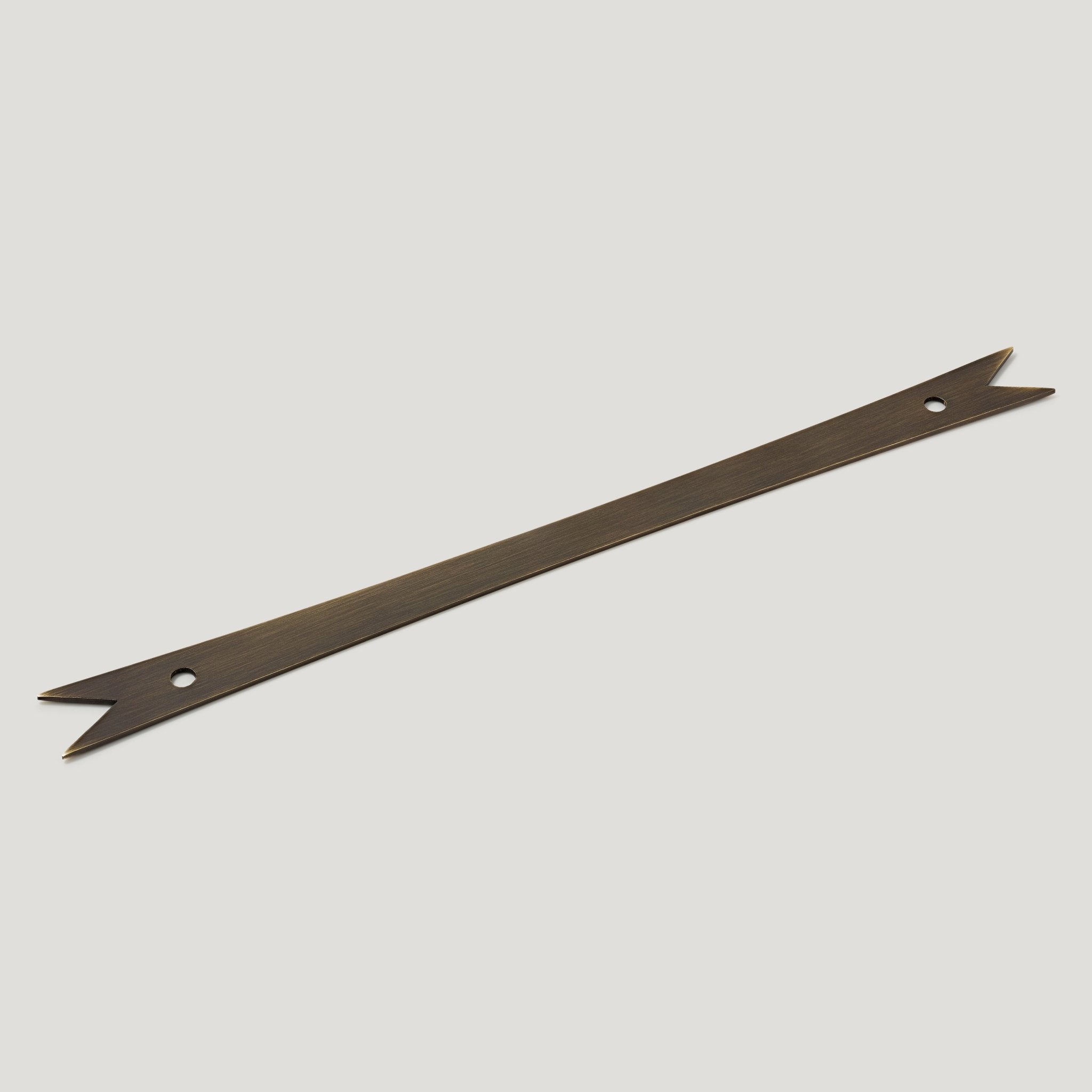 ELIZA Handle with Ribbon Backplate - Antique Brass - Plank Hardware