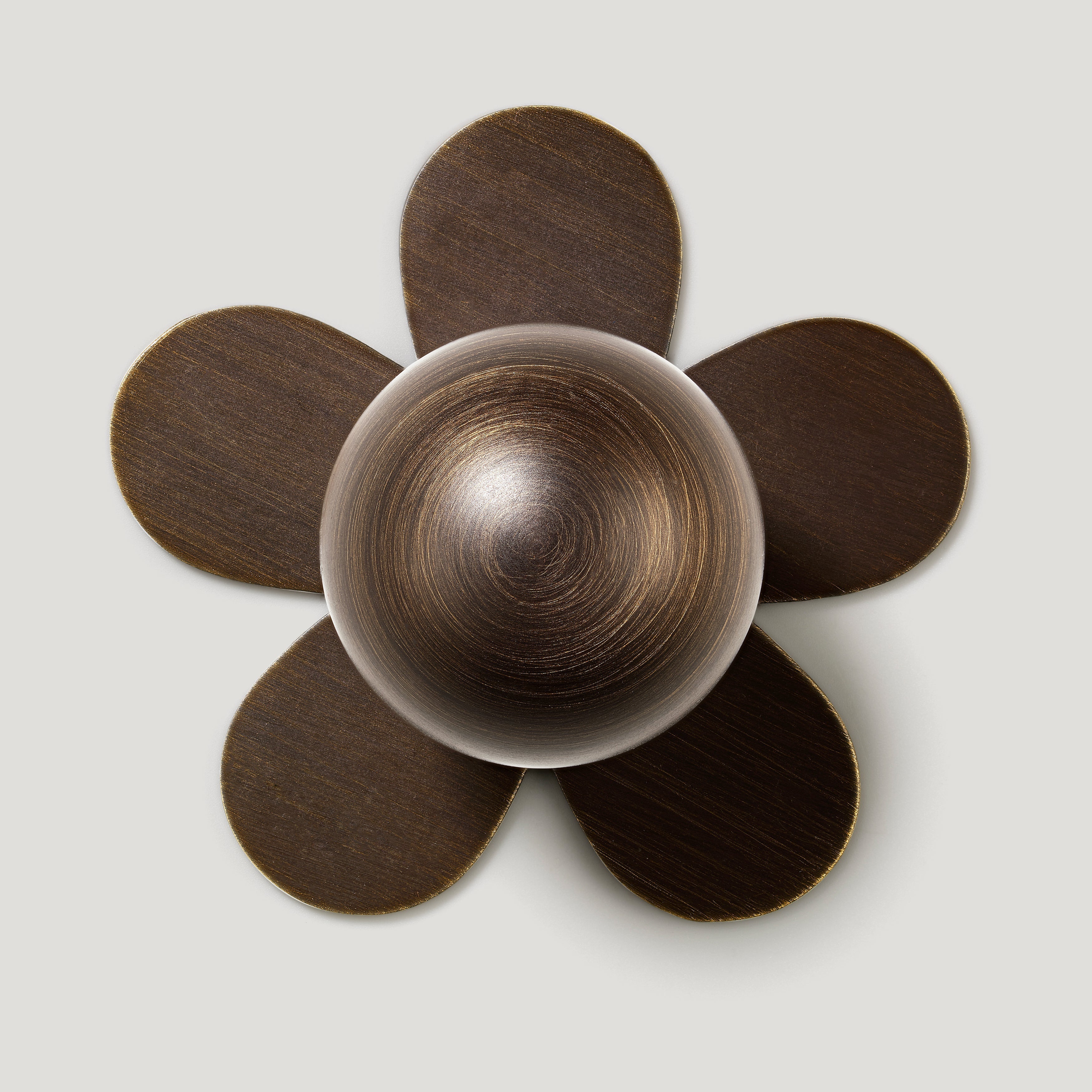 Plank Hardware Cabinetry ADA Flower Backplate - Antique Brass
