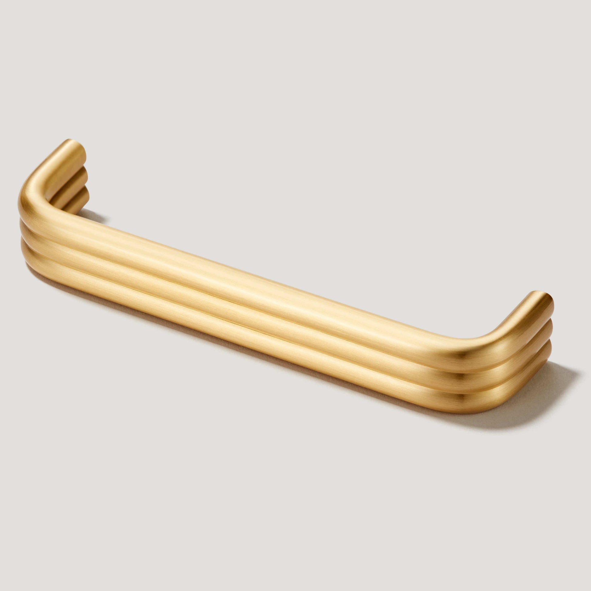 Plank Hardware Cabinetry ALVA D Bar Handle - Brass