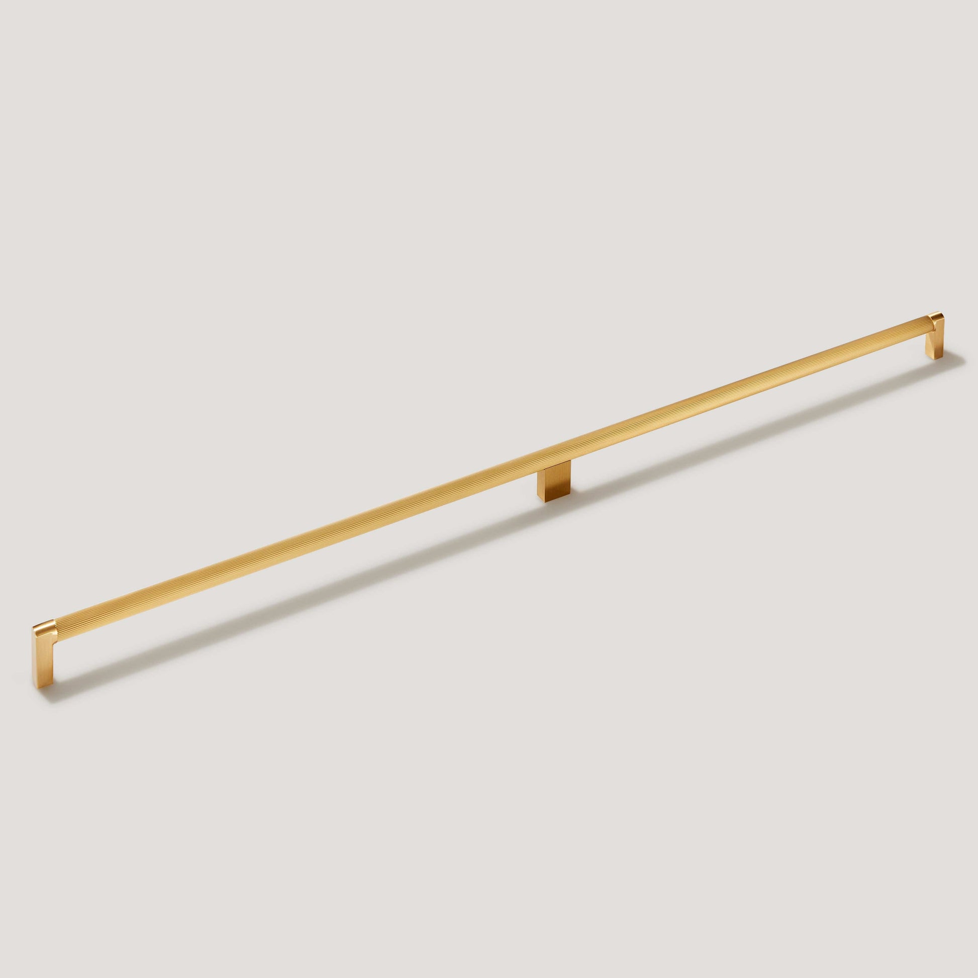 Plank Hardware Cabinetry 682mm (672mm CC) / Handle Only BECKER Grooved D-Bar Handle - Brass