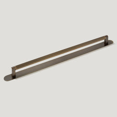 Plank Hardware Cabinetry BECKER Heavyweight 470mm D Bar Handle - Antique Brass