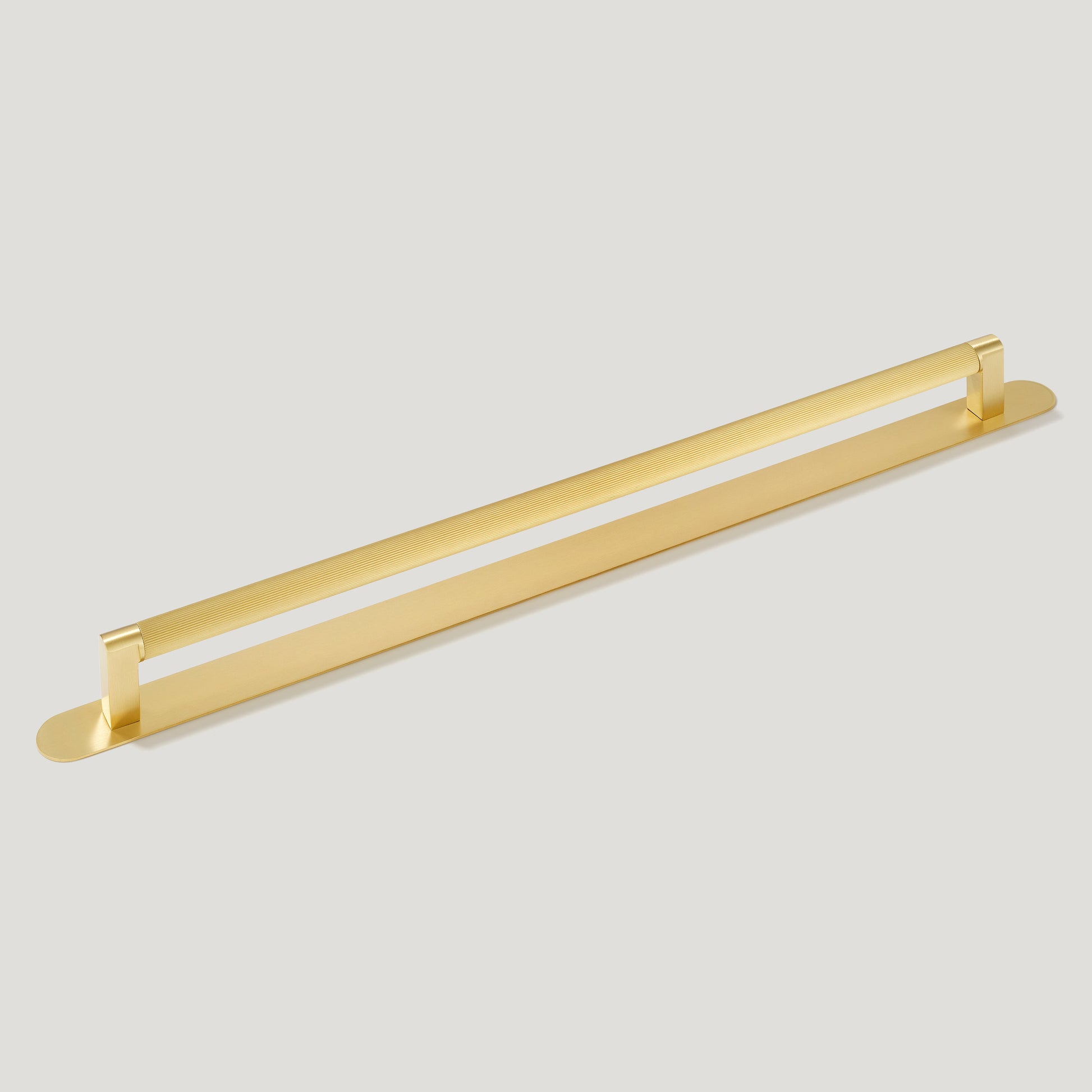 Plank Hardware Cabinetry BECKER Heavyweight 470mm D Bar Handle - Brass