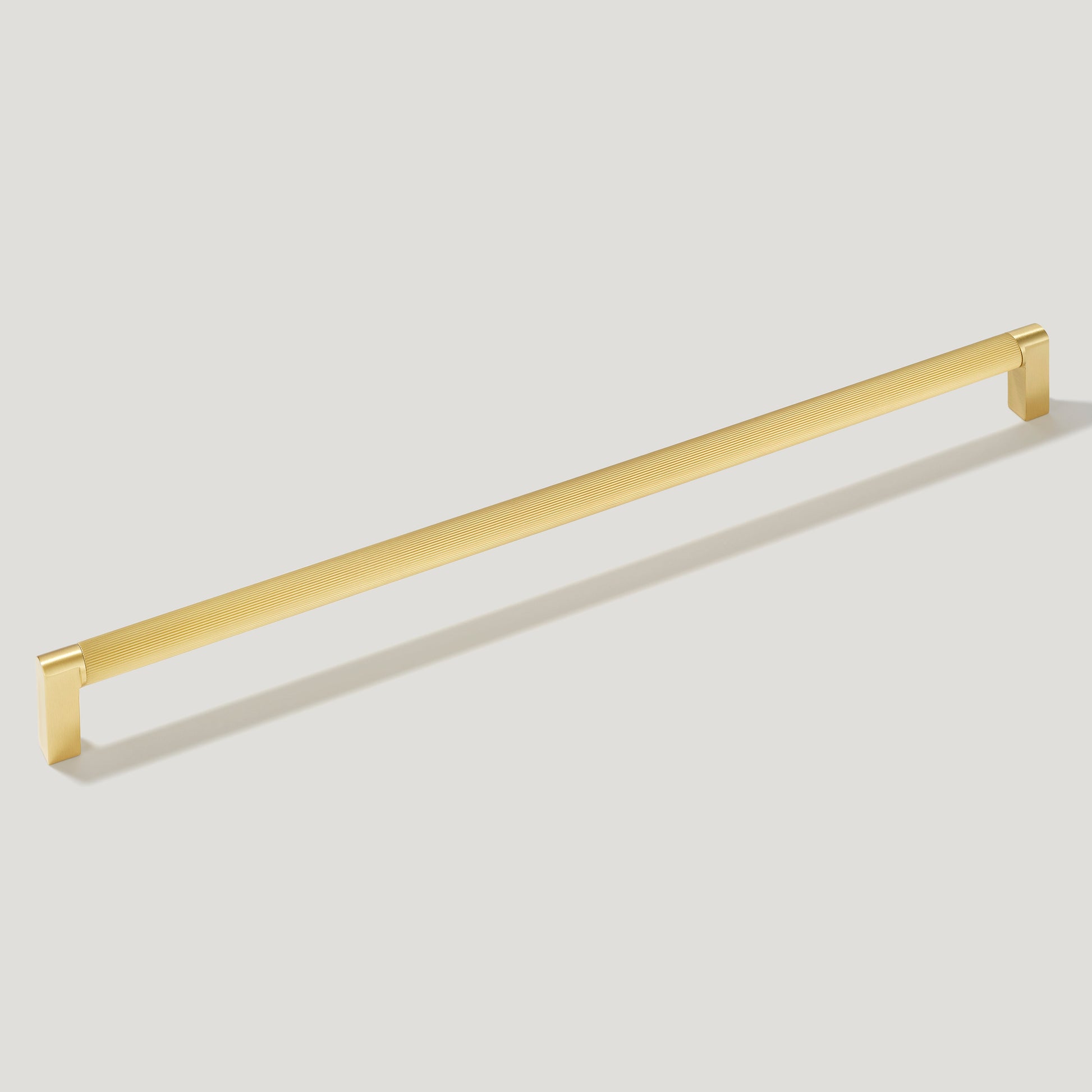 Plank Hardware Cabinetry BECKER Heavyweight 470mm D Bar Handle - Brass