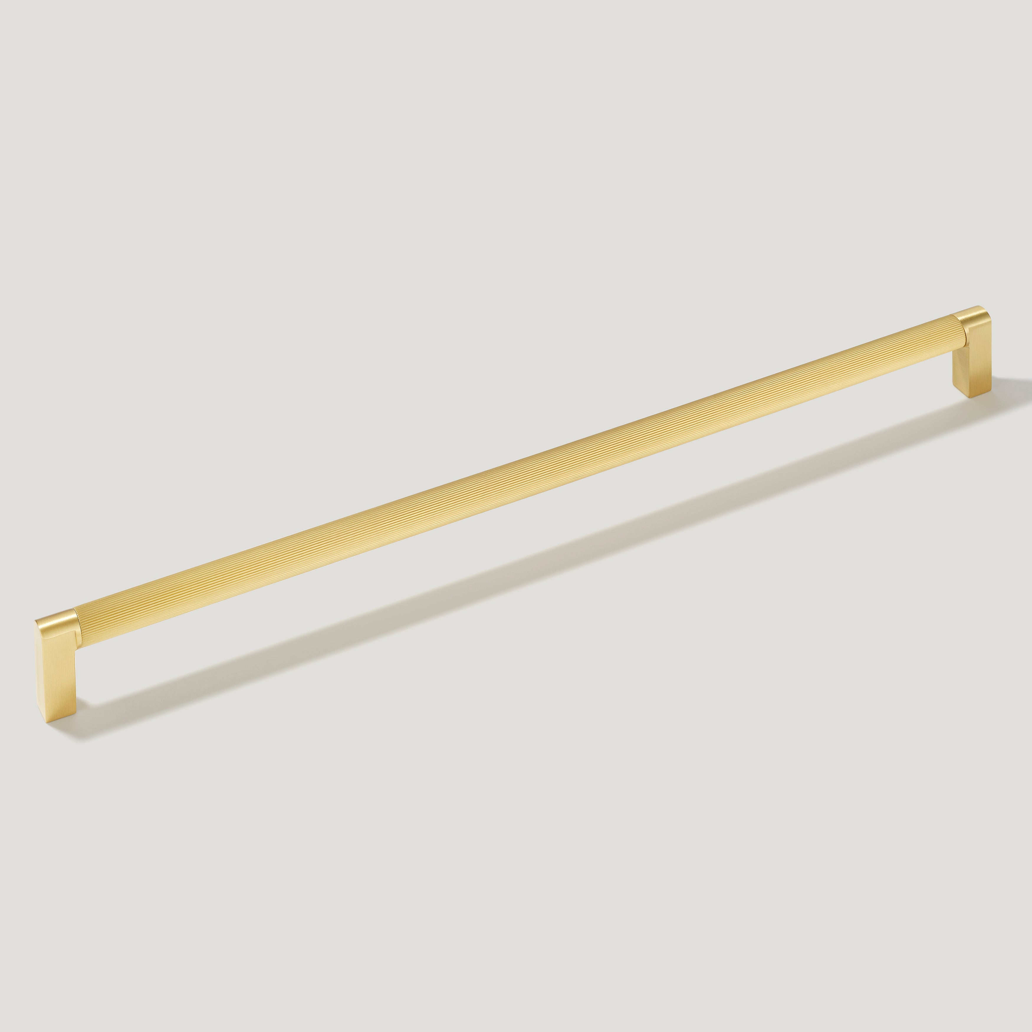 Plank Hardware Cabinetry BECKER Heavyweight 470mm D Bar Handle - Brass