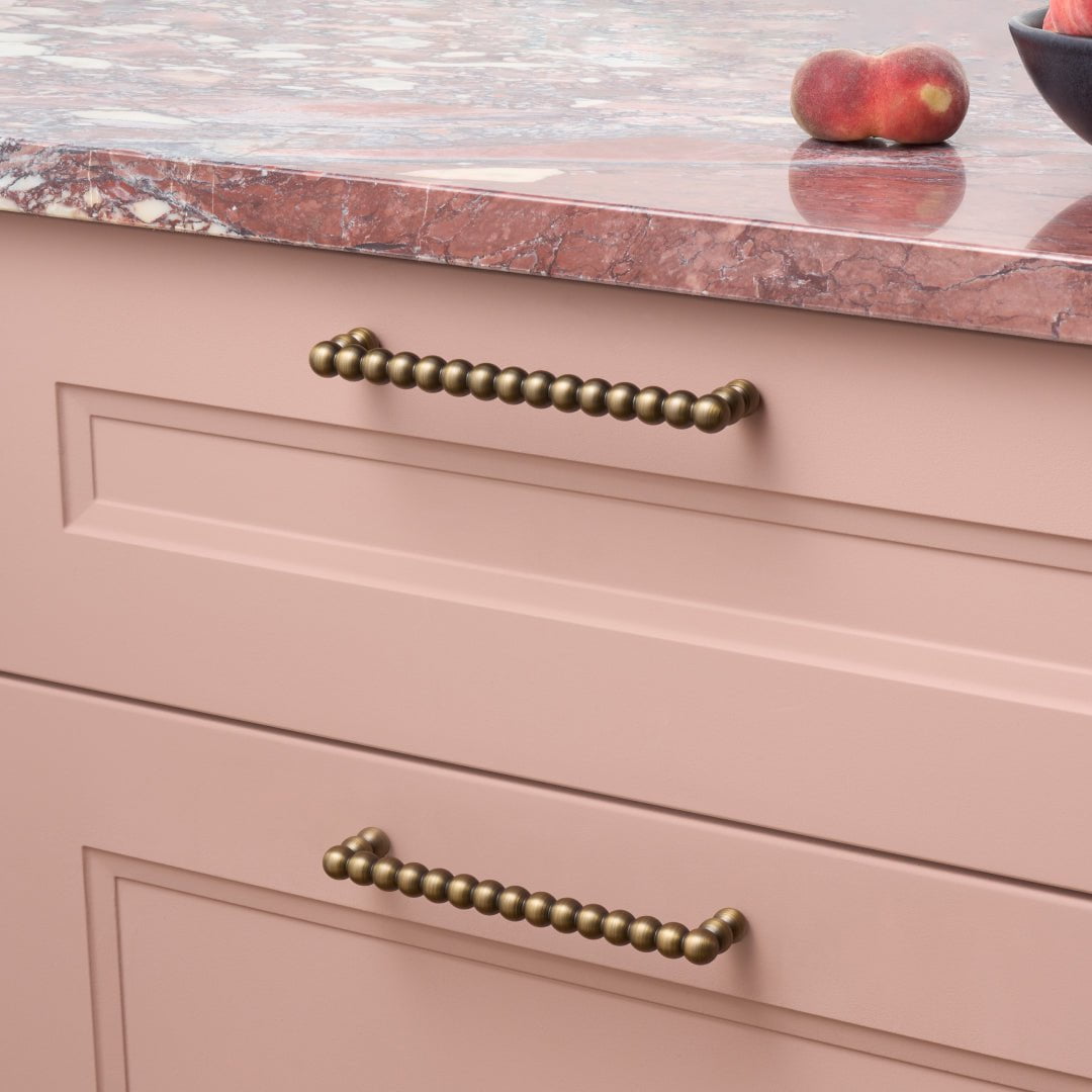 Plank Hardware Cabinetry BOBBIN D-Bar Handle - Antique Brass