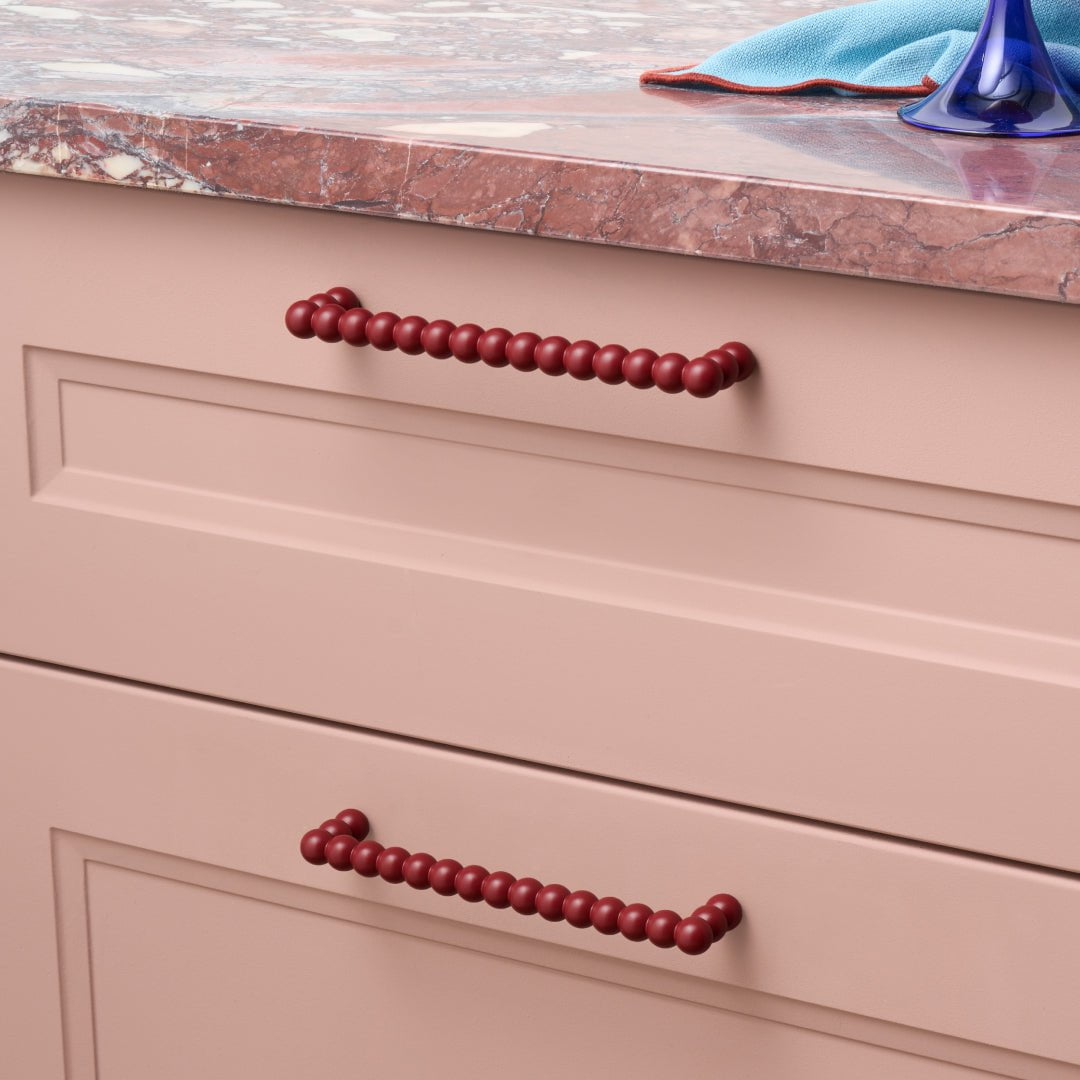 Plank Hardware Cabinetry BOBBIN D-Bar Handle - Burgundy