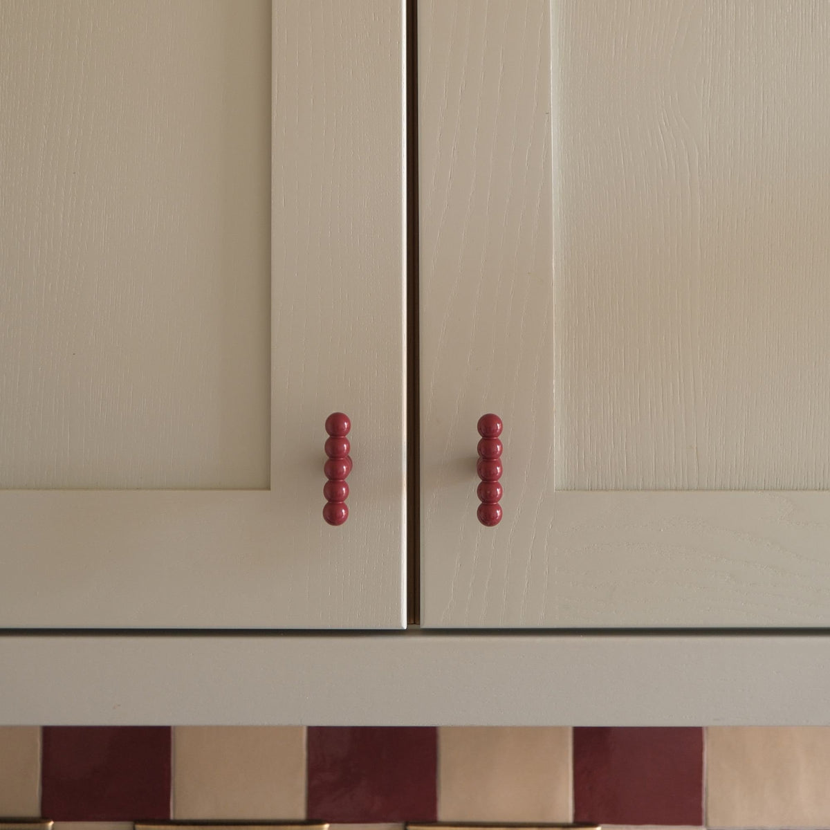 Plank Hardware Cabinetry BOBBIN Single T Handle - Burgundy