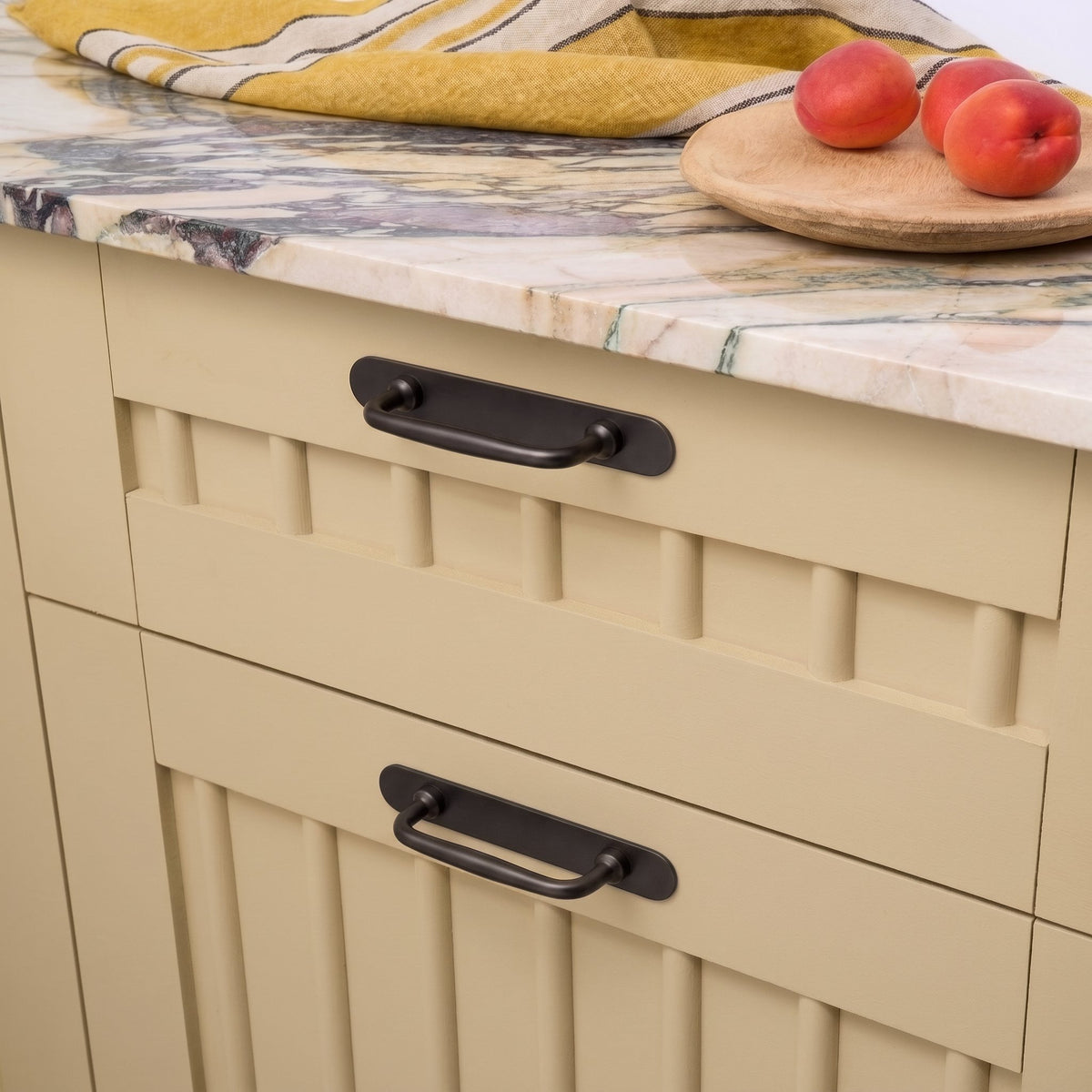 Plank Hardware Cabinetry GRAYSON Handle - Blackened Bronze