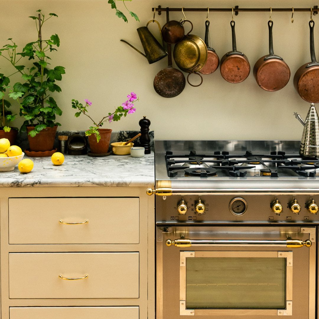Plank Hardware Cabinetry JAMES Handle - Unlacquered Brass
