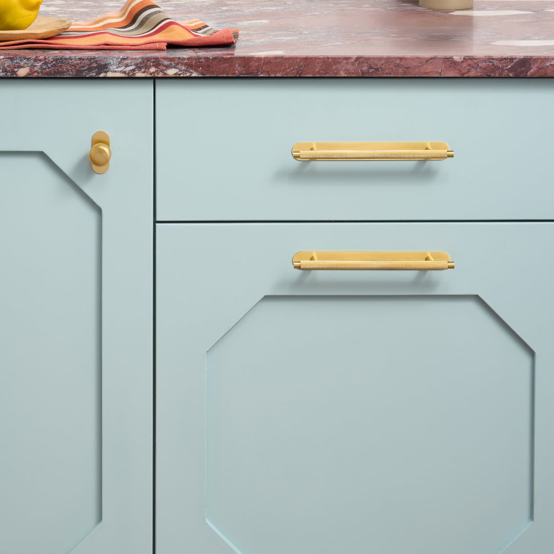 Plank Hardware Cabinetry KEPLER Knurled T-Bar Handle - Brass