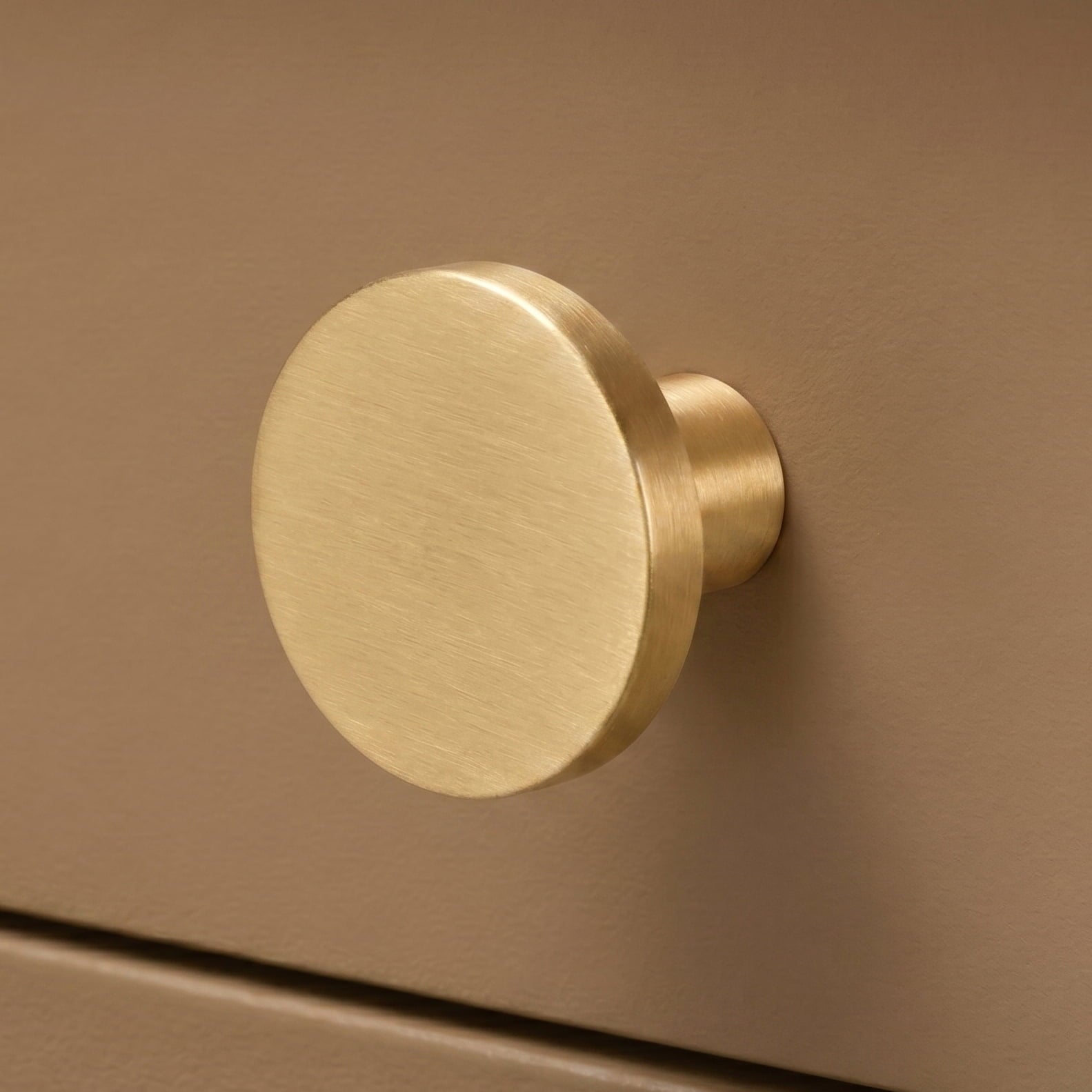 Plank Hardware Cabinetry LOVELL Knob - Brass