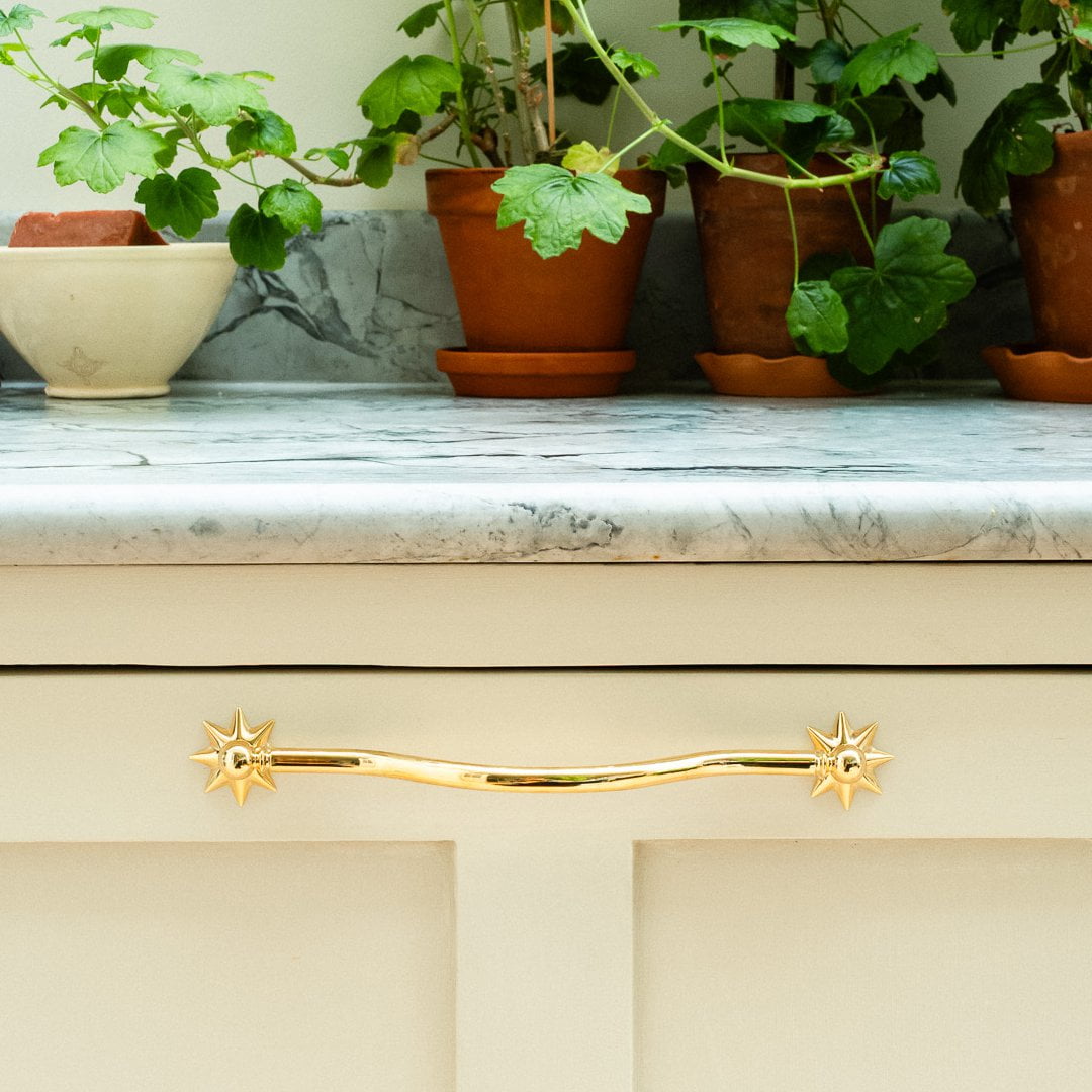 Plank Hardware Cabinetry LYON Handle - Unlacquered Brass