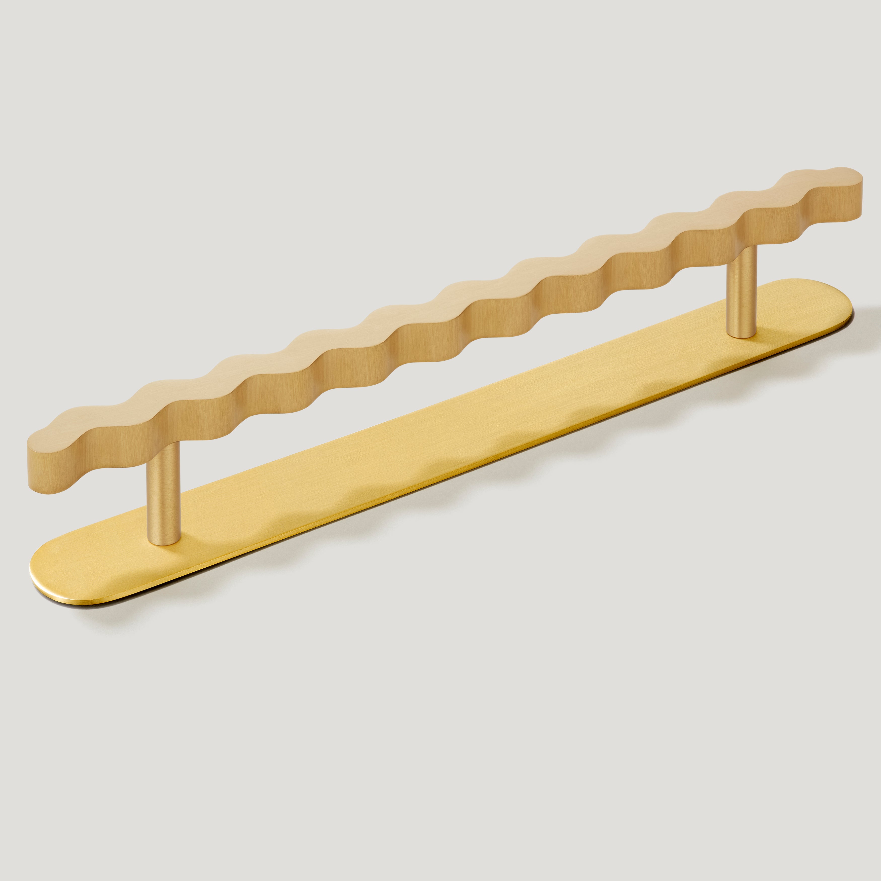 Plank Hardware Cabinetry Handle with Backplate SQUIGGLE T-Bar Handle - Brass
