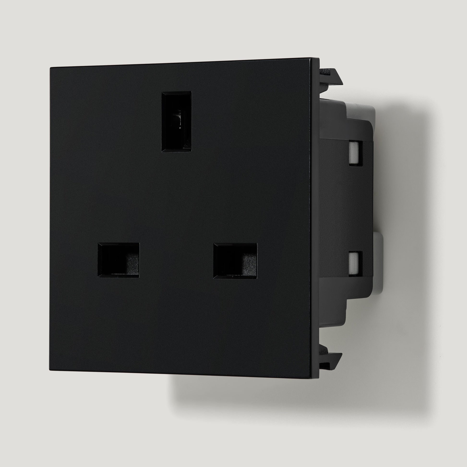 Plank Hardware Electric 1G 13A UK Socket Module - Black