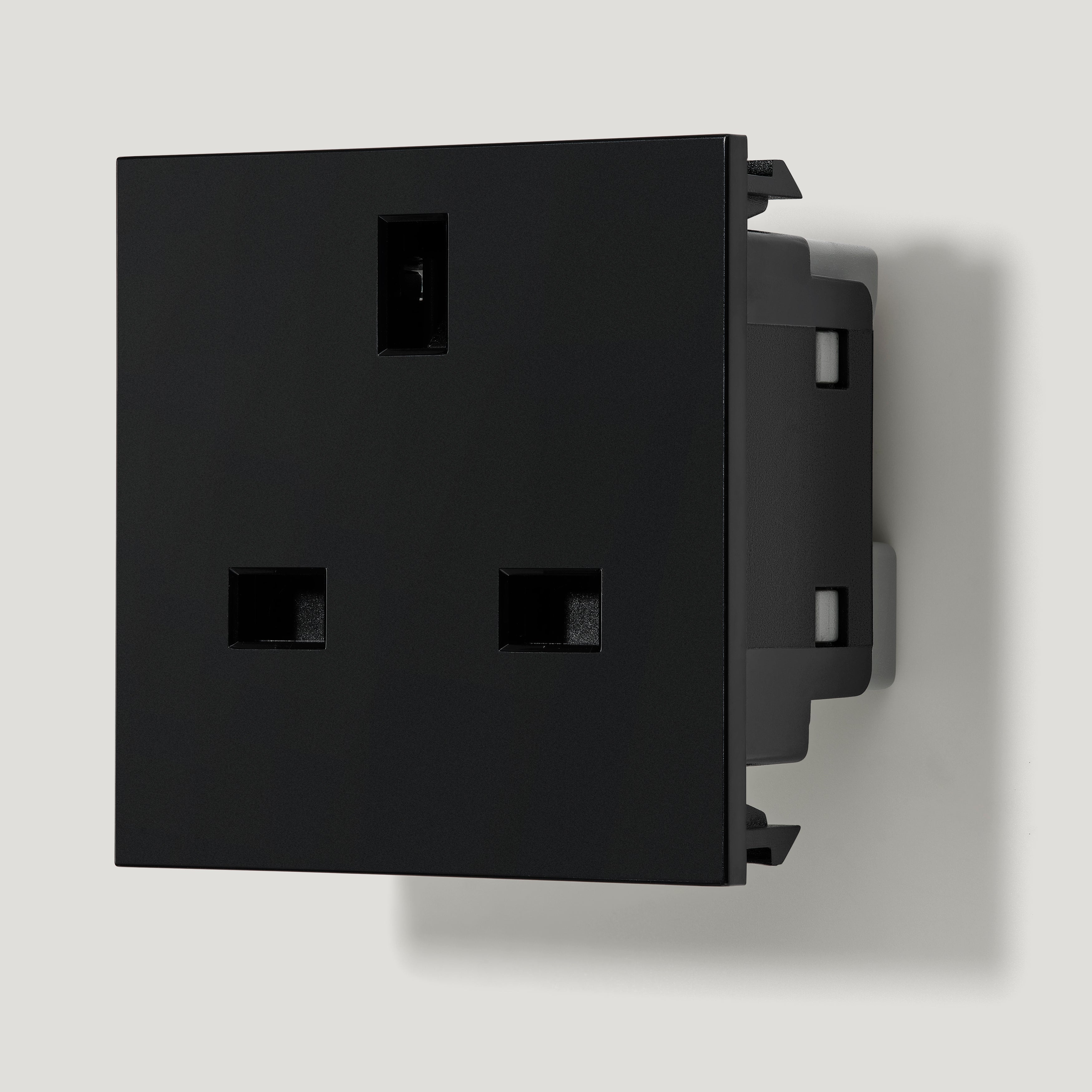 Plank Hardware Electric 1G 13A UK Socket Module - Black