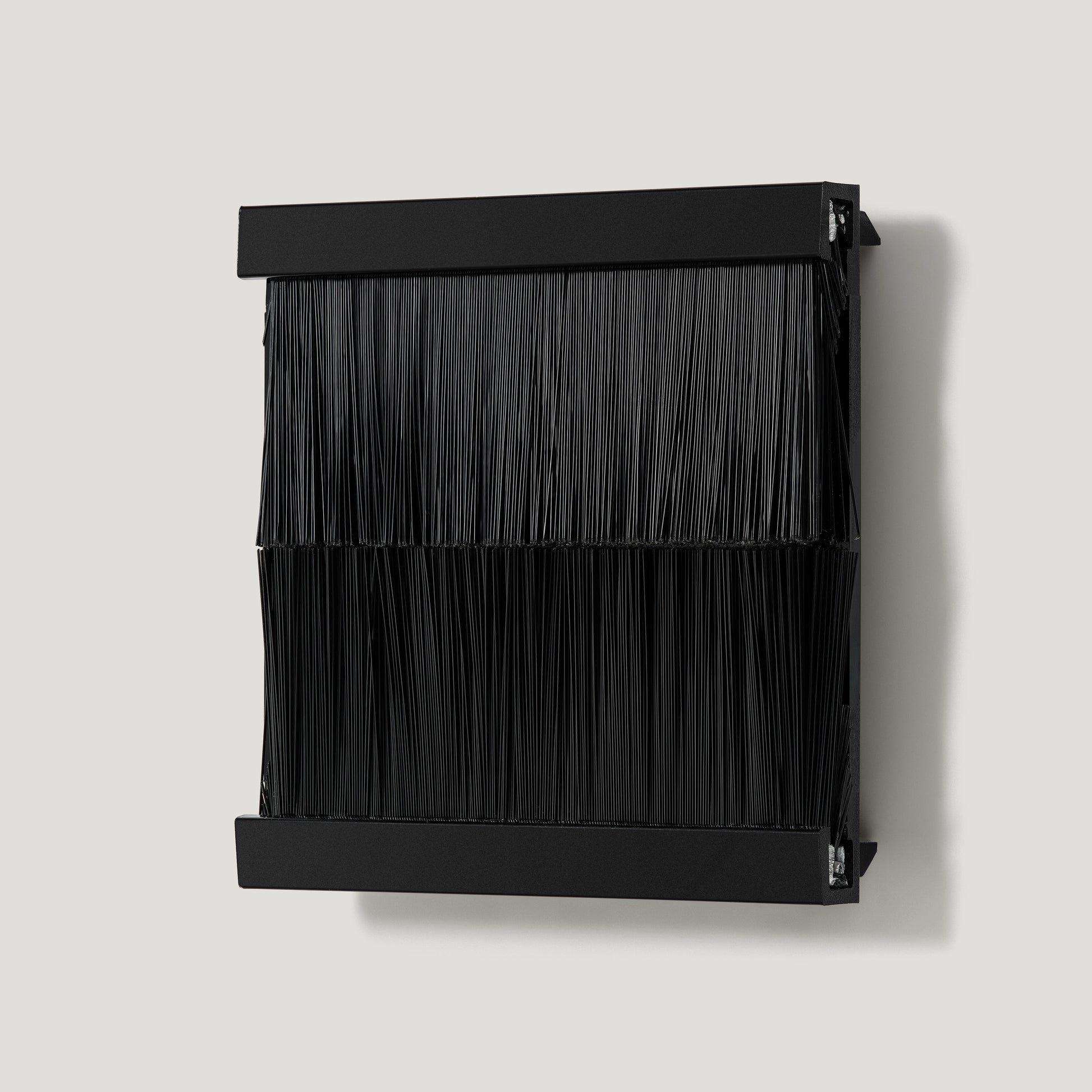 Plank Hardware Electric 1G Cable Tidy - Black