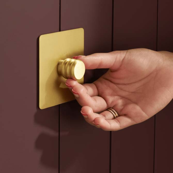Plank Hardware
