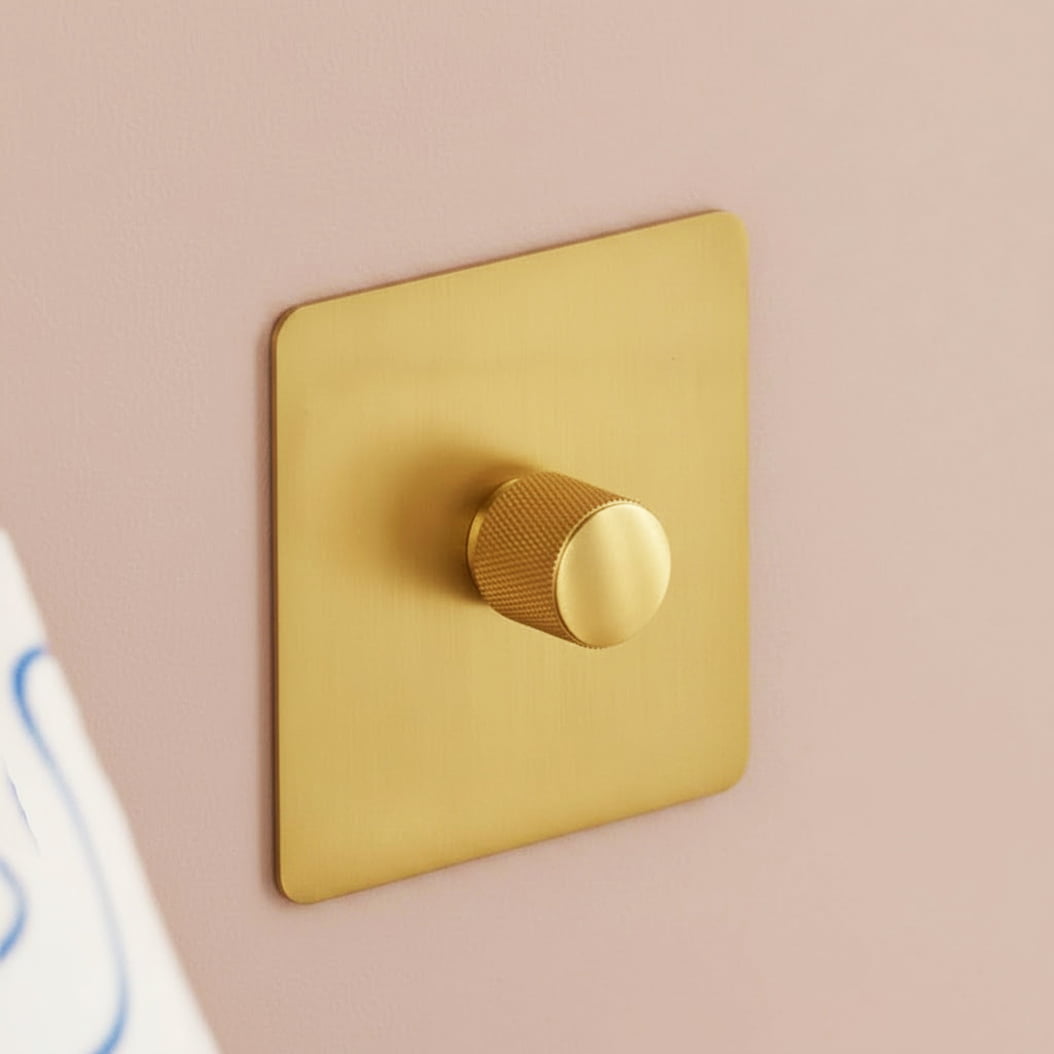 Plank Hardware Electric KEPLER 1G Knurled Dimmer Light Switch - Brass