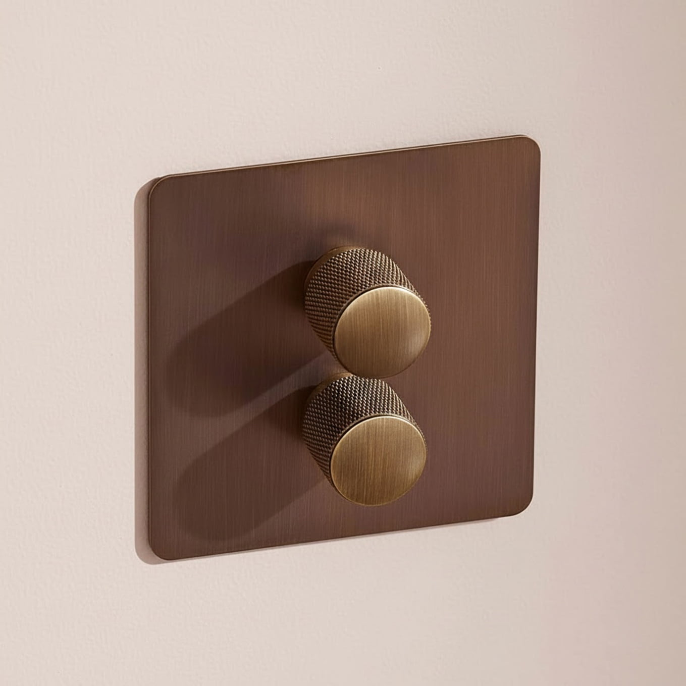 Plank Hardware Electric KEPLER 2G Knurled Dimmer Light Switch - Antique Brass