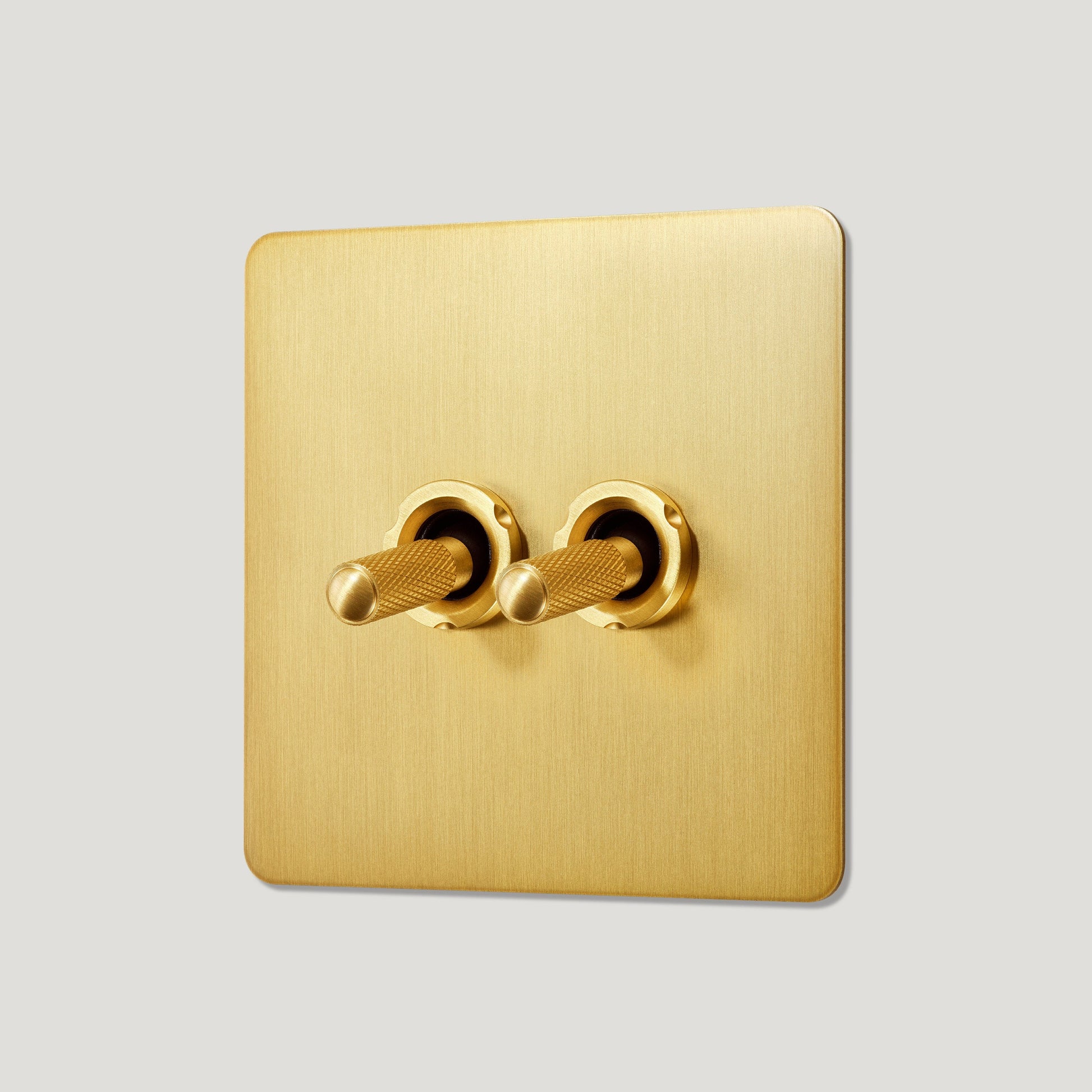 Plank Hardware Electric KEPLER 2G Two Way Knurled Toggle - Brass