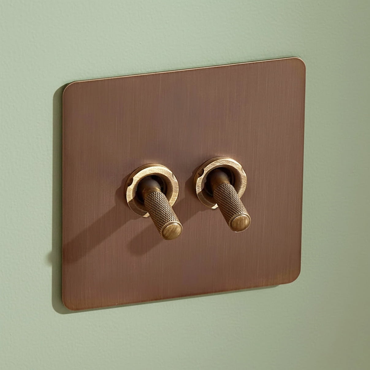 Plank Hardware Electric KEPLER 2G Two Way Knurled Toggle Light Switch - Antique Brass