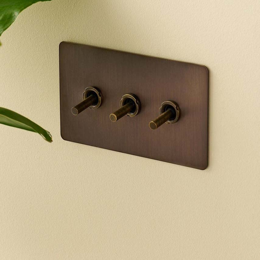 Plank Hardware