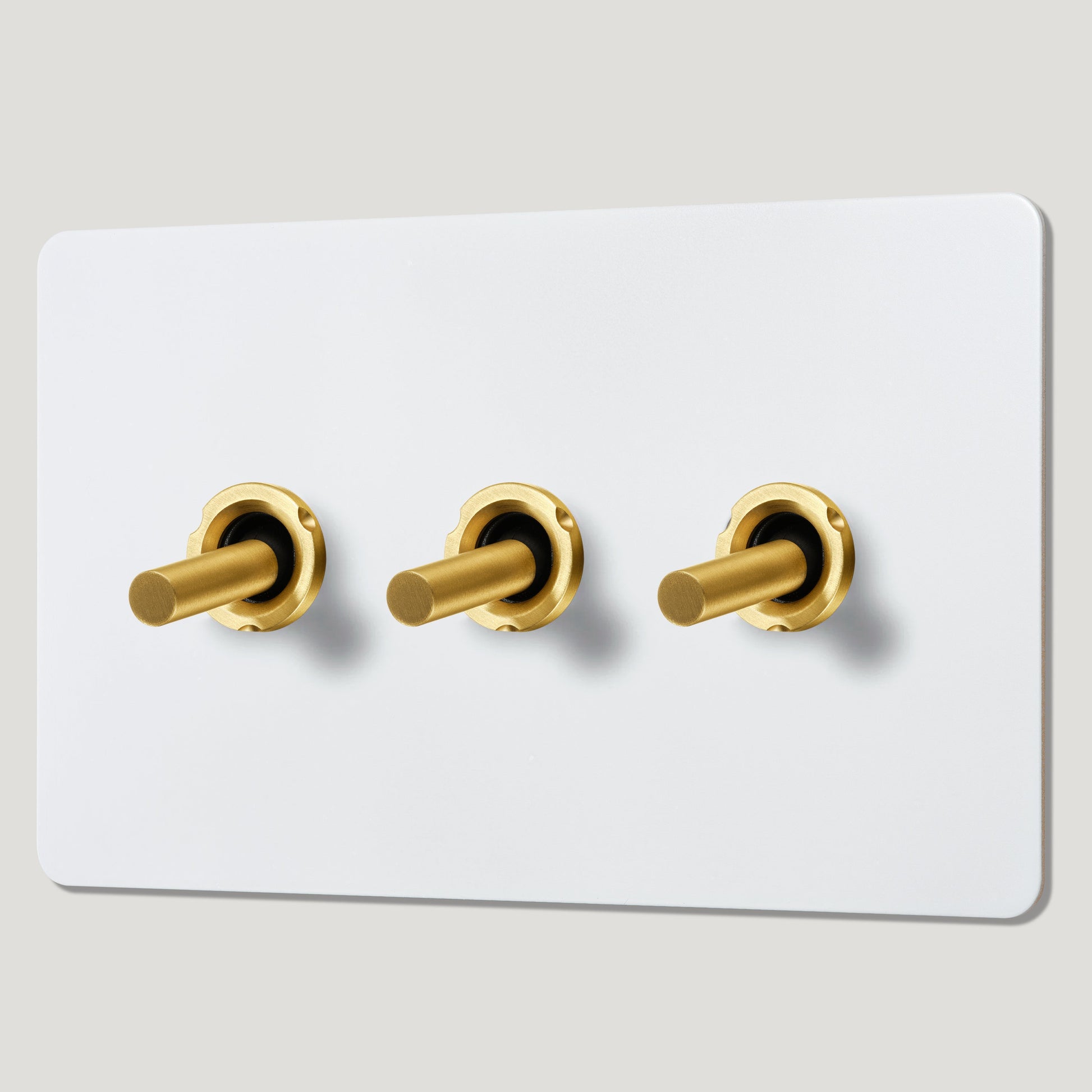Plank Hardware Electric MAXWELL 3G Paintable Toggle Switch - Brass