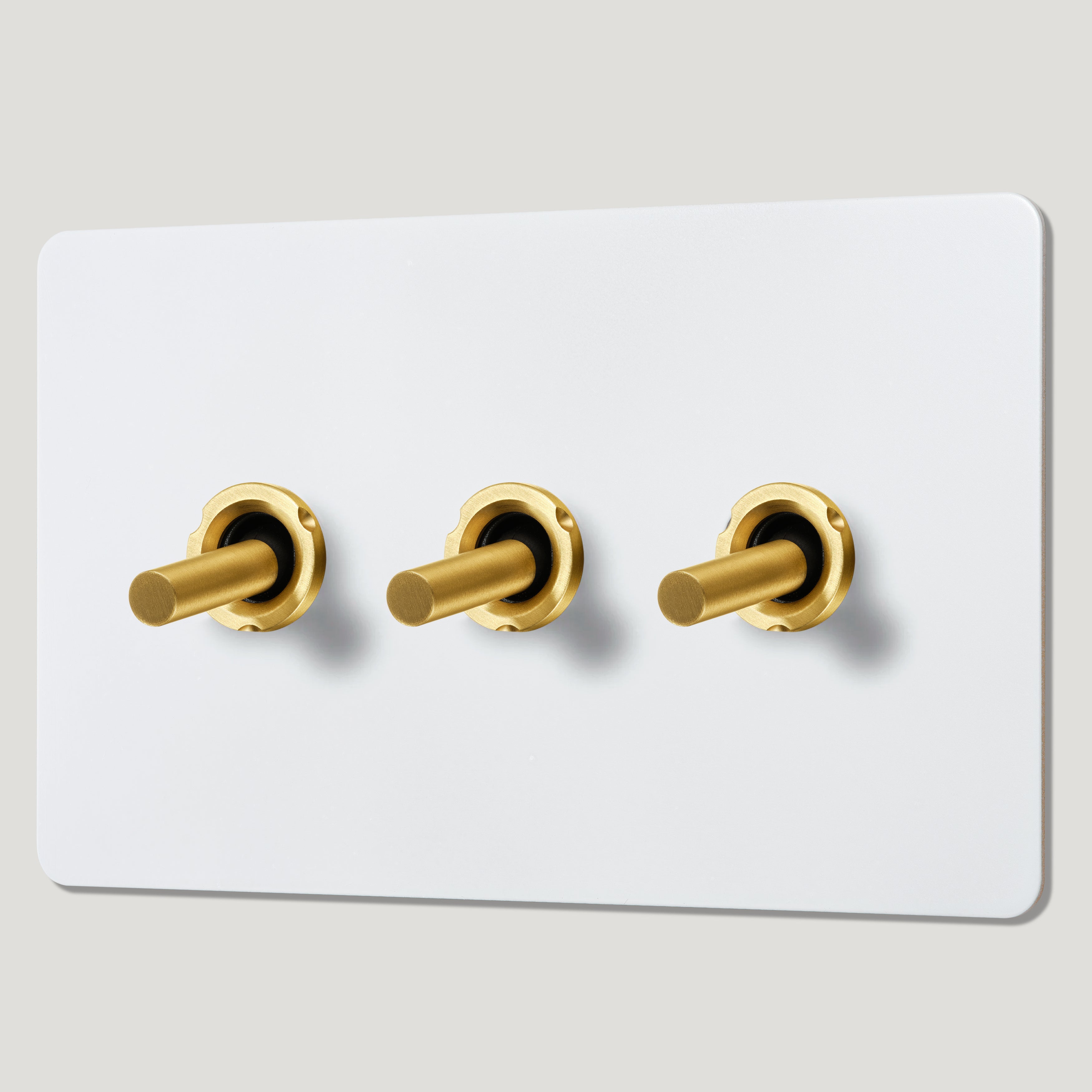 Plank Hardware Electric MAXWELL 3G Paintable Toggle Switch - Brass