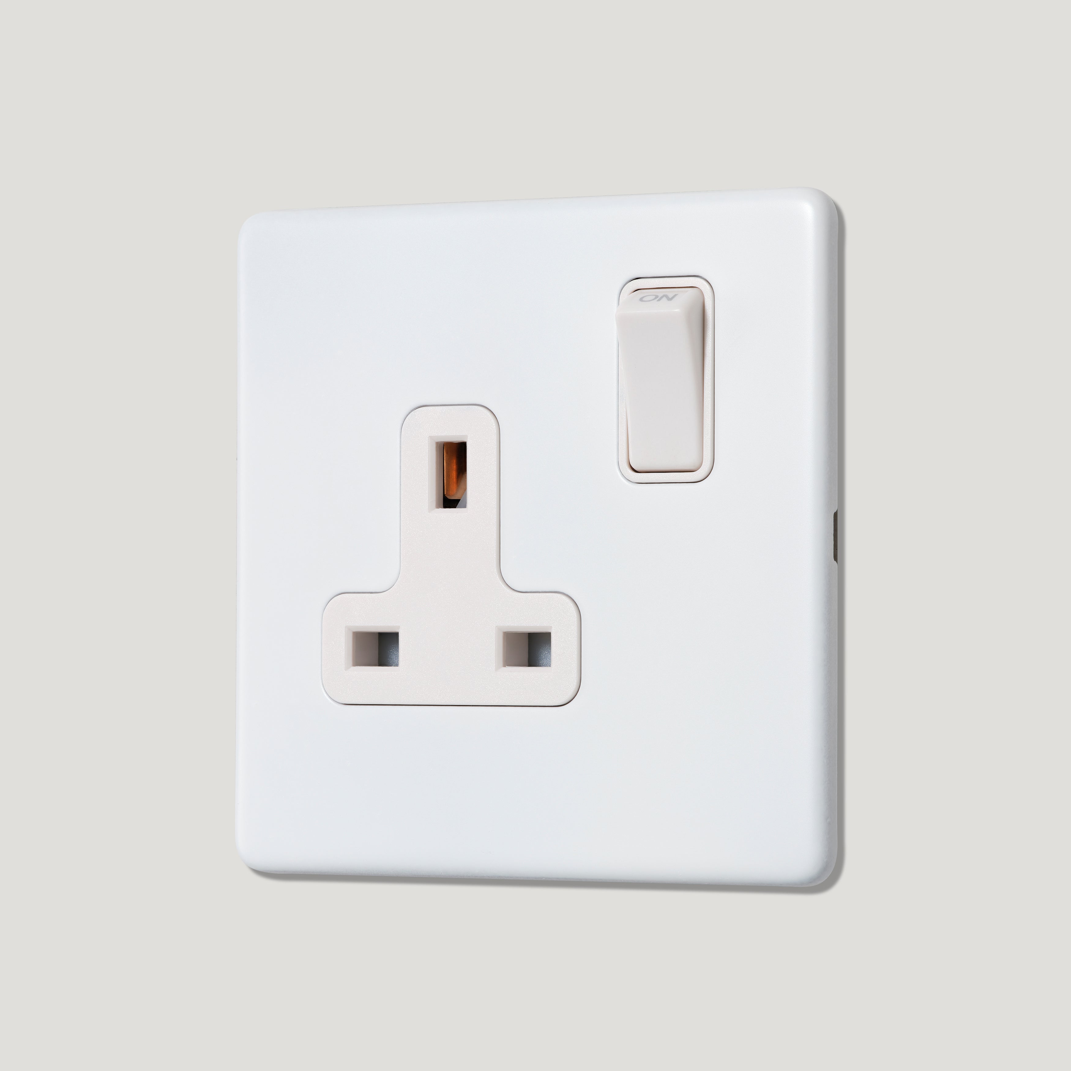 Plank Hardware Electric PARKER Paintable Single Plug Socket - White