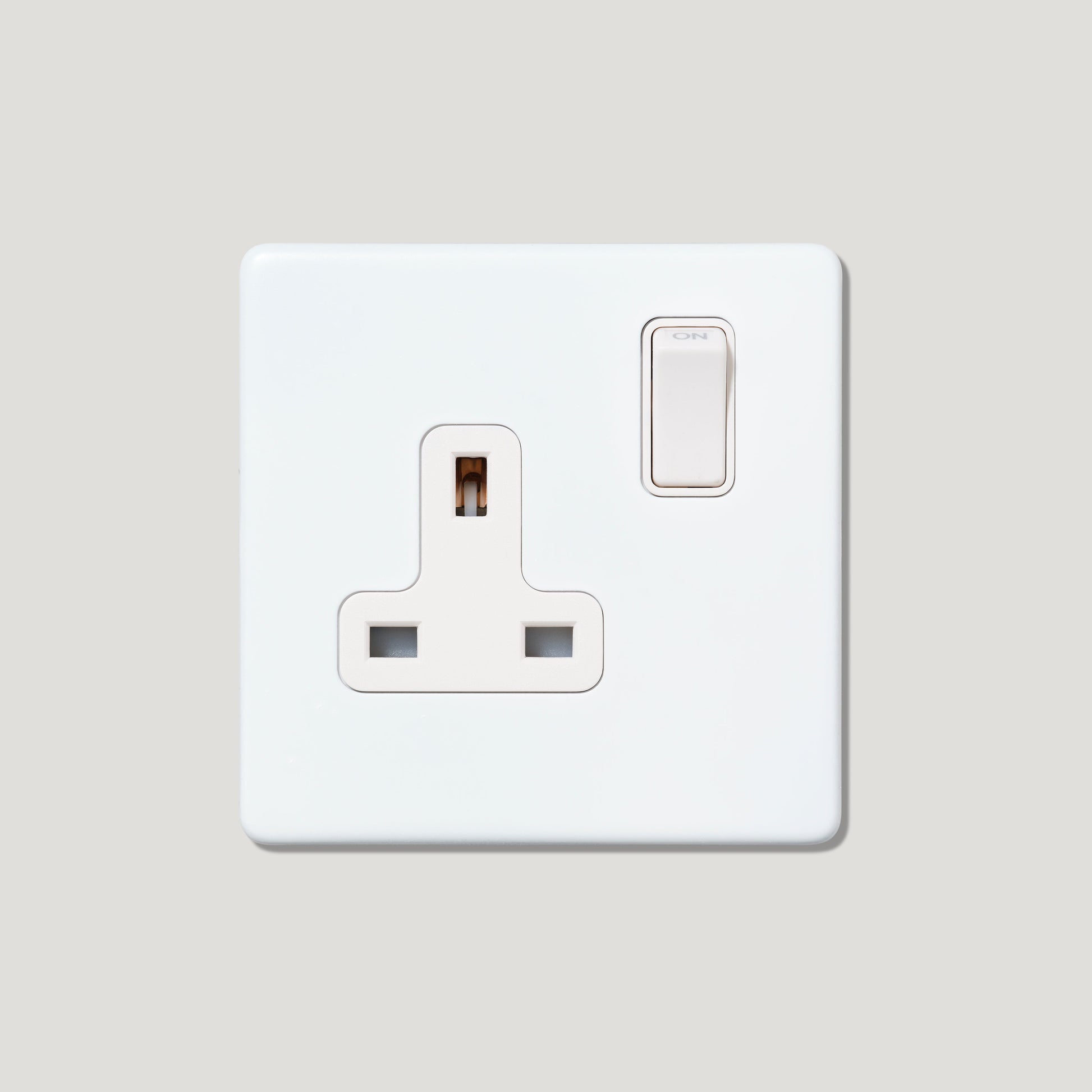 Plank Hardware Electric PARKER Paintable Single Plug Socket - White
