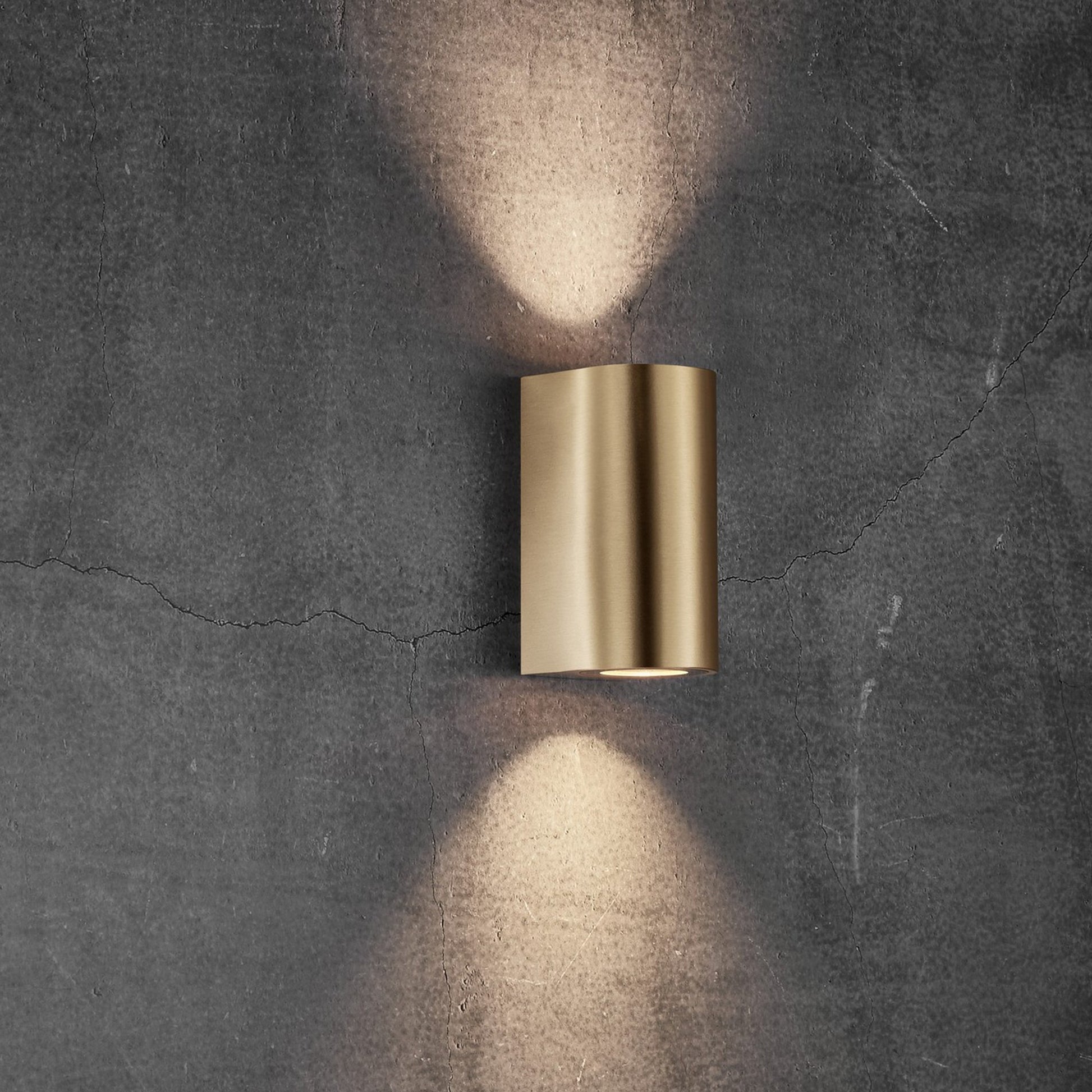 Plank Hardware Lighting CANTO Wall Light - Rustic Brass