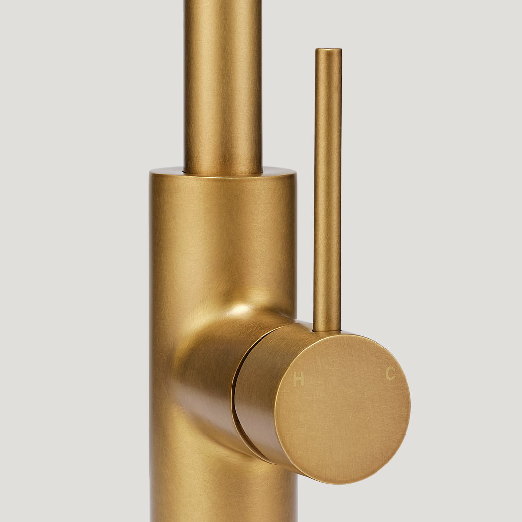 Plank Hardware Taps MORGAN Pull Out Tap - Heirloom Brass