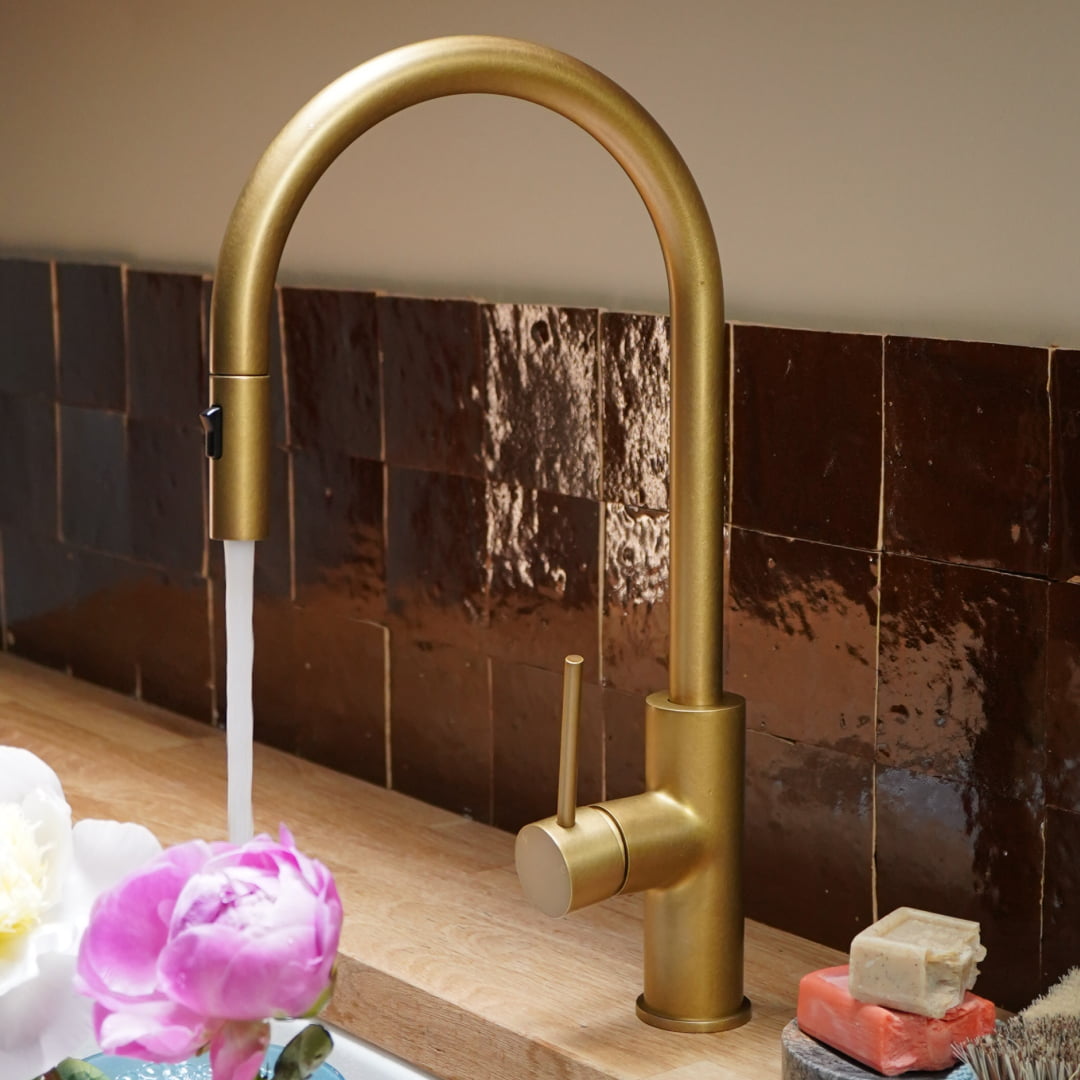 Plank Hardware Taps MORGAN Pull Out Tap - Heirloom Brass