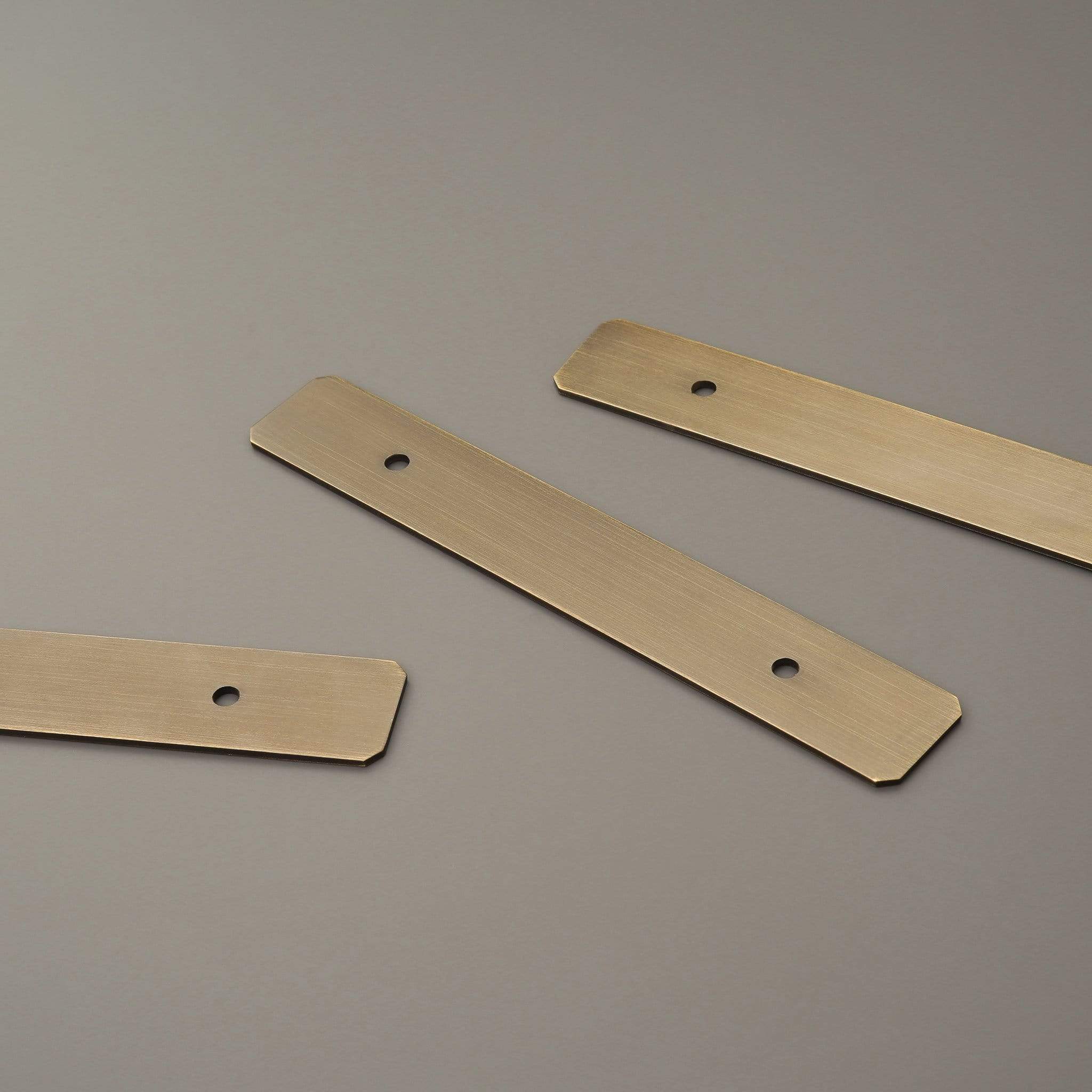 PLANK Hardware Backplates DERRY Handle Backplate - Antique Brass