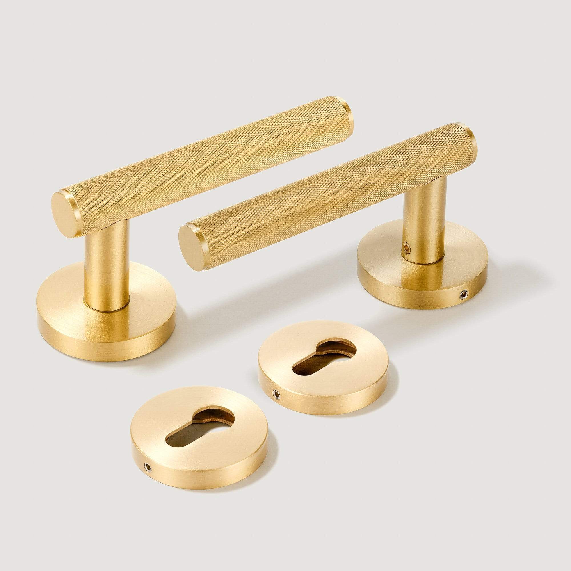 https://plankhardware.com/cdn/shop/products/plank-hardware-door-lever-handles-morrison-door-lever-handle-brass-135mm-28238726103138_2048x2048.jpg?v=1697641655