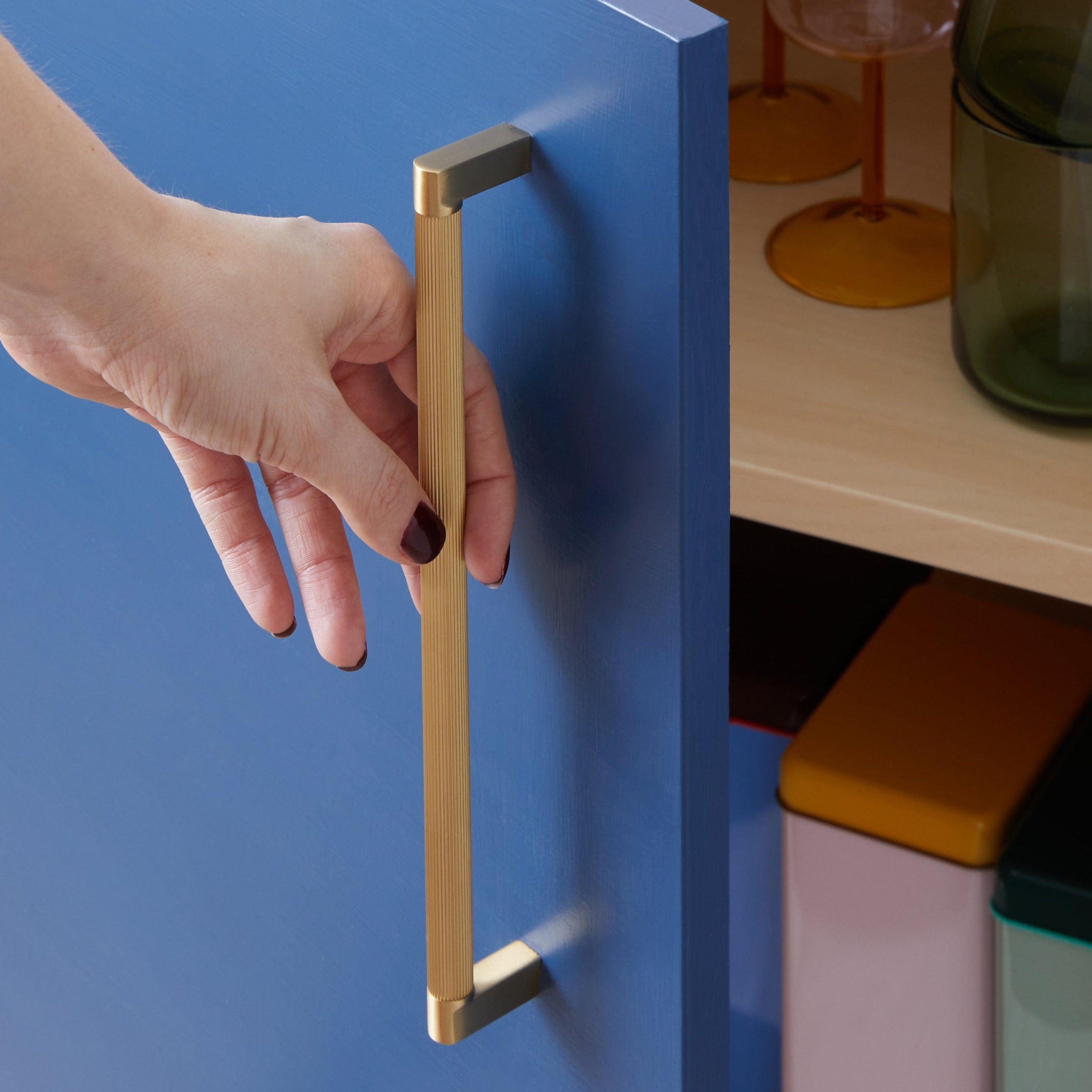 Plank Hardware Handles & Knobs BECKER Grooved D-Bar Handle - Brass