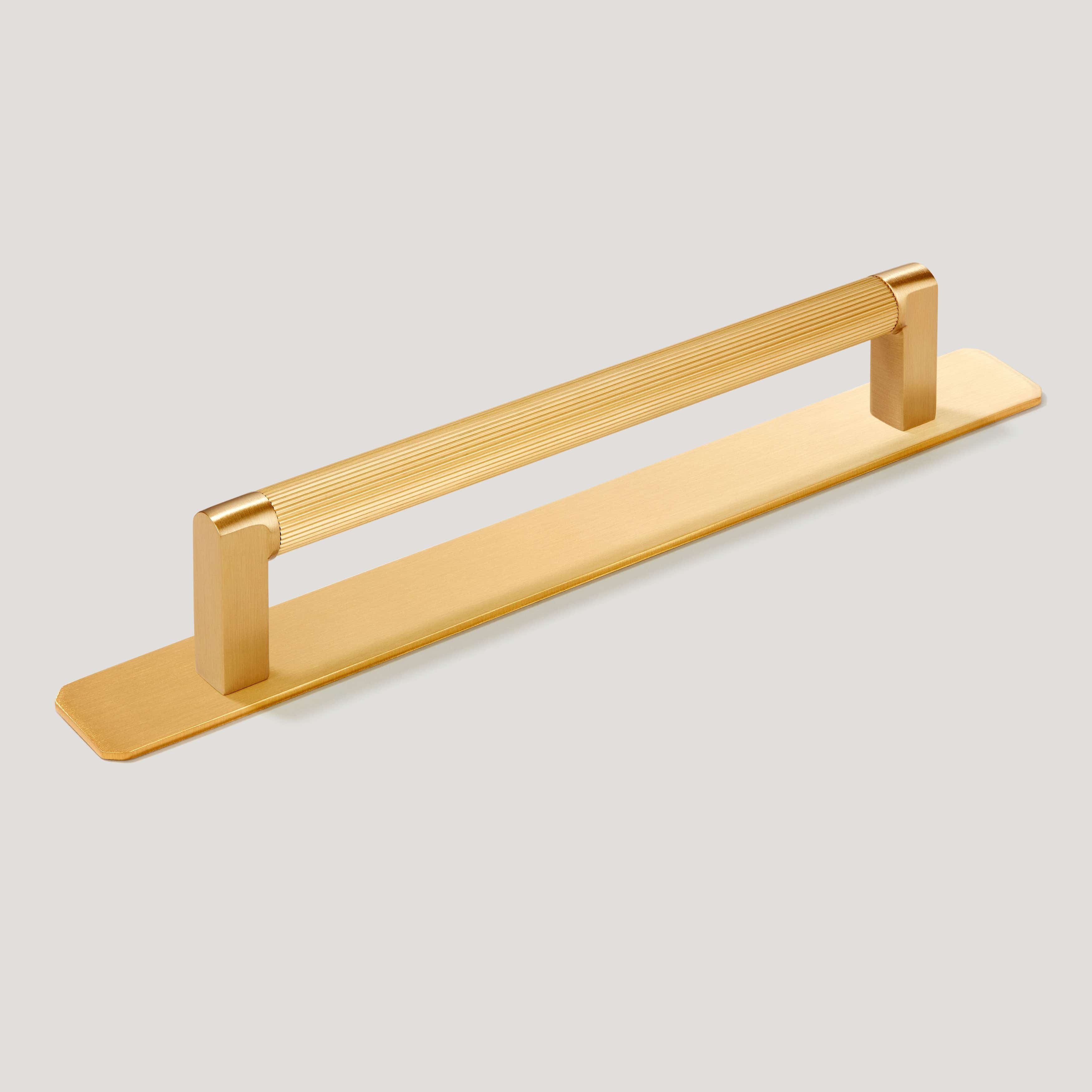 Plank Hardware Handles & Knobs 170mm (160mm CC) / Handle with Backplate BECKER Grooved D-Bar Handle - Brass