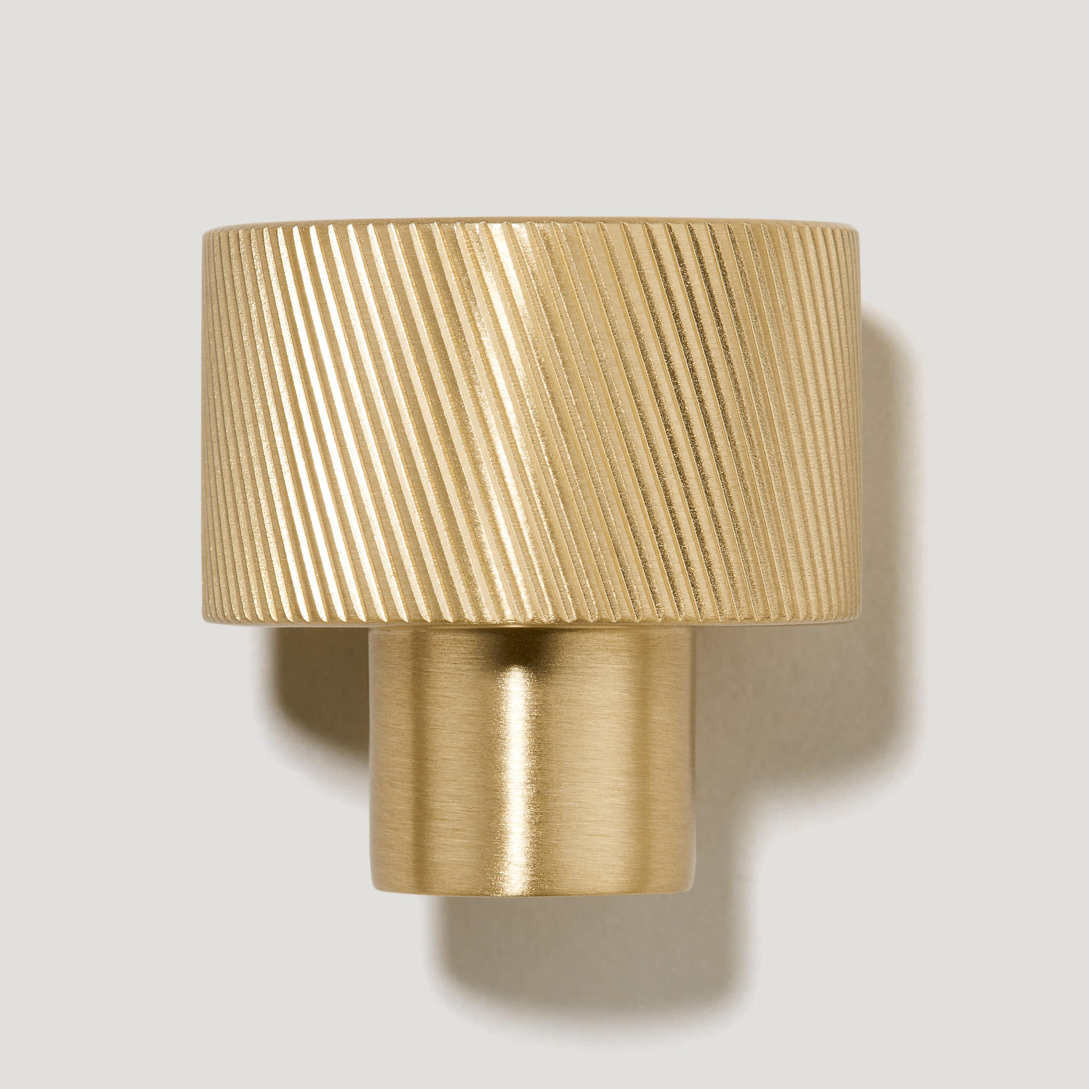 Plank Hardware Handles & Knobs SWIFT Swirl Knob - Brass